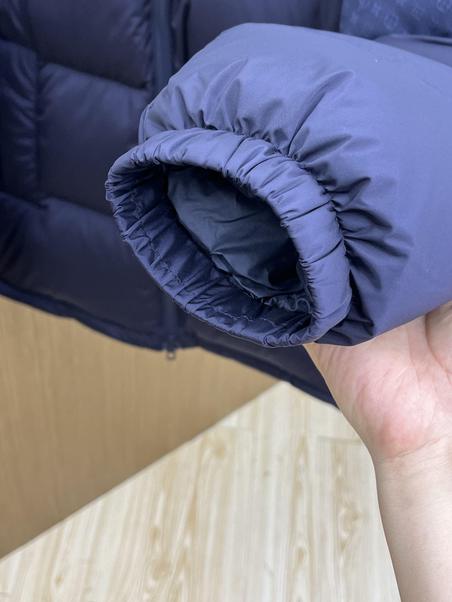 秋冬羽绒 LV 🔥🔥Gw秋冬新款🆕羽绒服 原版订制五金配件全进口原版定制 高端产品 绝对的高品质 采用顶