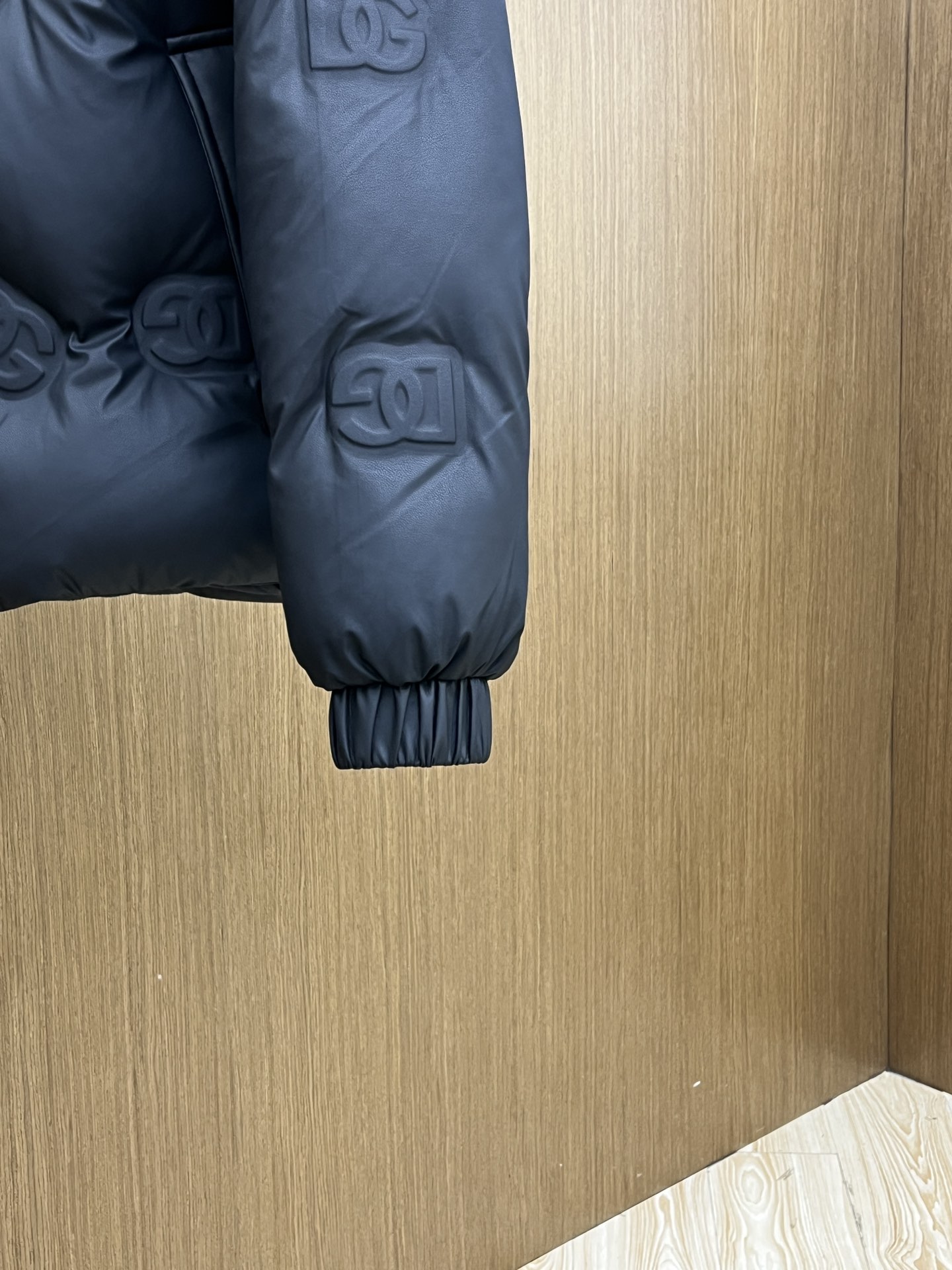 秋冬羽绒 LV 🔥🔥Gw秋冬新款🆕羽绒服 原版订制五金配件全进口原版定制 高端产品 绝对的高品质 采用顶