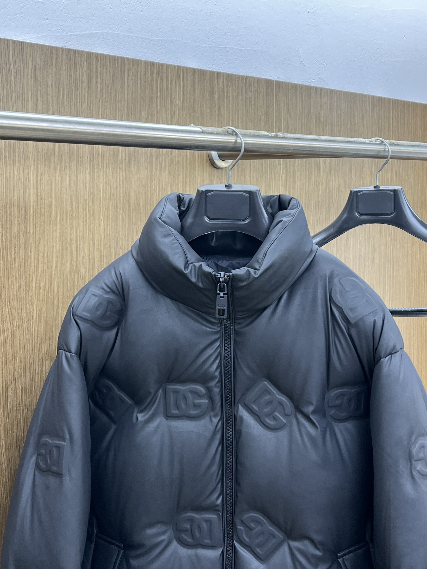 秋冬羽绒 LV 🔥🔥Gw秋冬新款🆕羽绒服 原版订制五金配件全进口原版定制 高端产品 绝对的高品质 采用顶