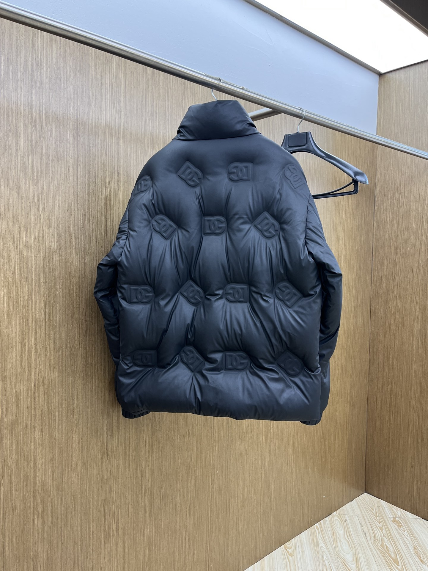 秋冬羽绒 LV 🔥🔥Gw秋冬新款🆕羽绒服 原版订制五金配件全进口原版定制 高端产品 绝对的高品质 采用顶