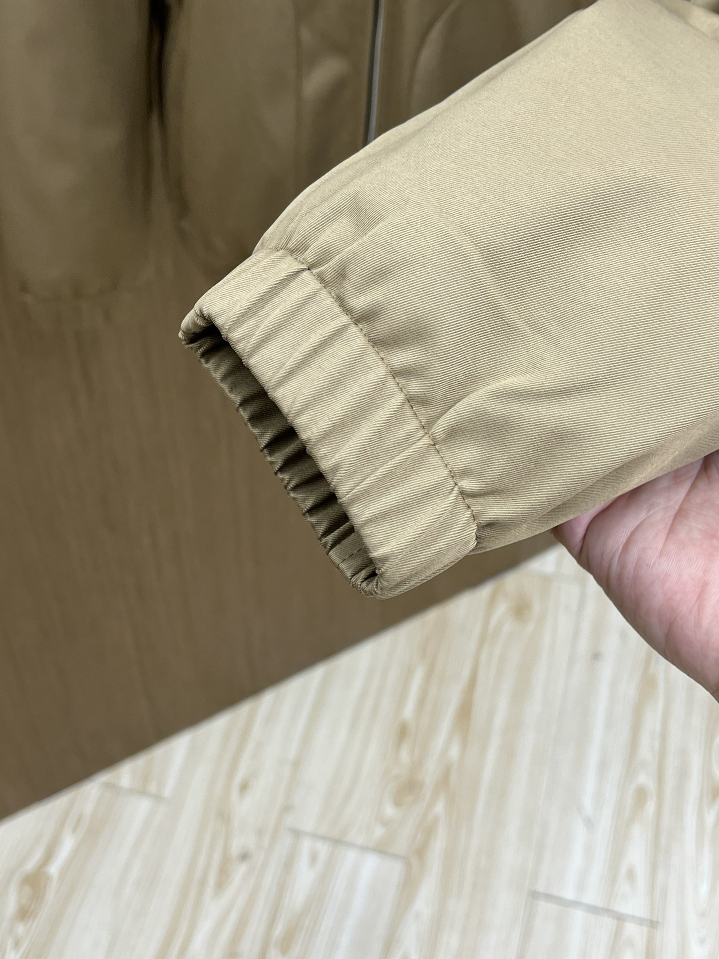 秋冬羽绒 BBR 🔥秋冬时尚连帽夹克羽绒服内冲80g-90白鸭绒，轻薄有型，上身不臃肿，颇具意大利典型风