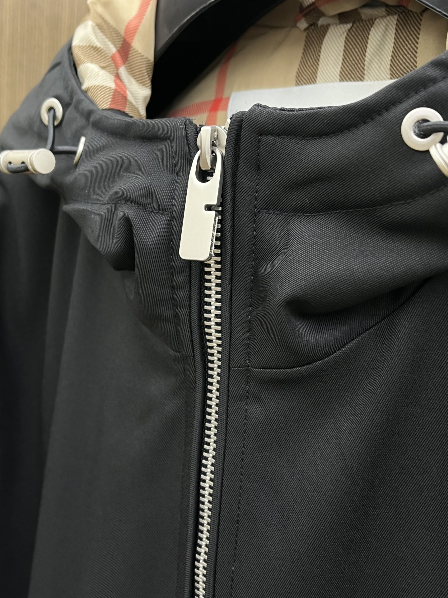 秋冬羽绒 BBR 🔥秋冬时尚连帽夹克羽绒服内冲80g-90白鸭绒，轻薄有型，上身不臃肿，颇具意大利典型风