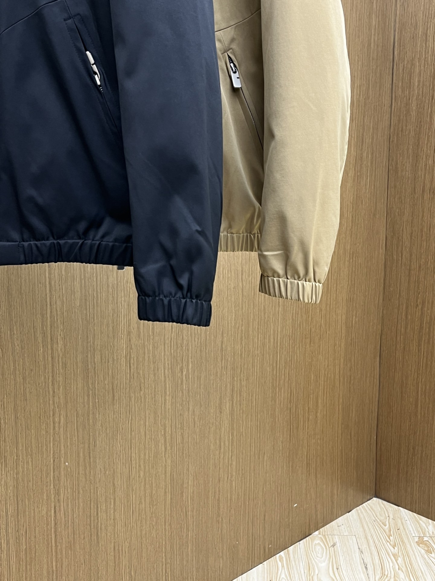 秋冬羽绒 BBR 🔥秋冬时尚连帽夹克羽绒服内冲80g-90白鸭绒，轻薄有型，上身不臃肿，颇具意大利典型风