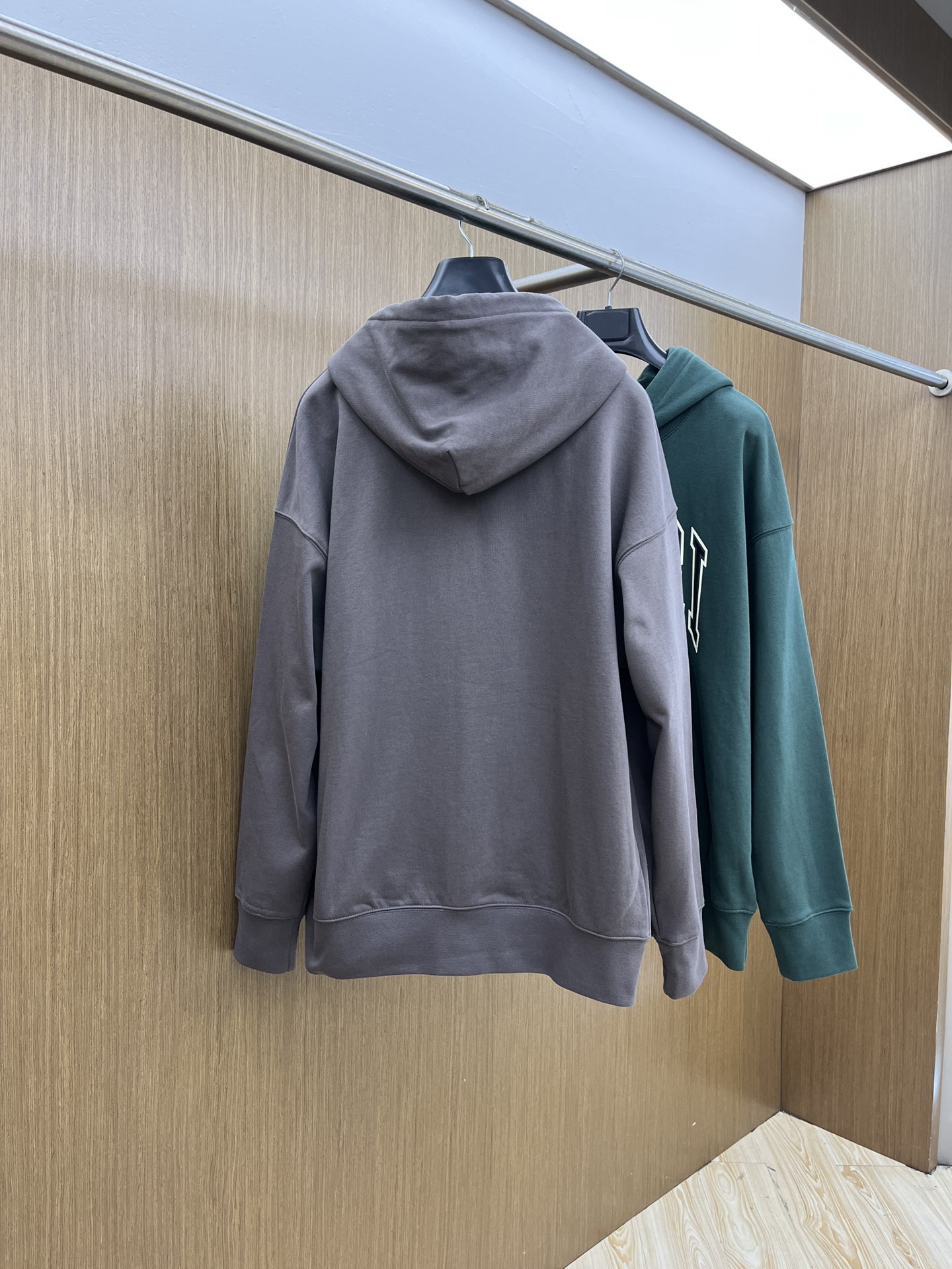 秋冬 AMIRI 🔥FW早秋新款宽版连帽卫衣，男女同款！独特吸引人的眼球，这一款连帽卫衣品相品质都在线，