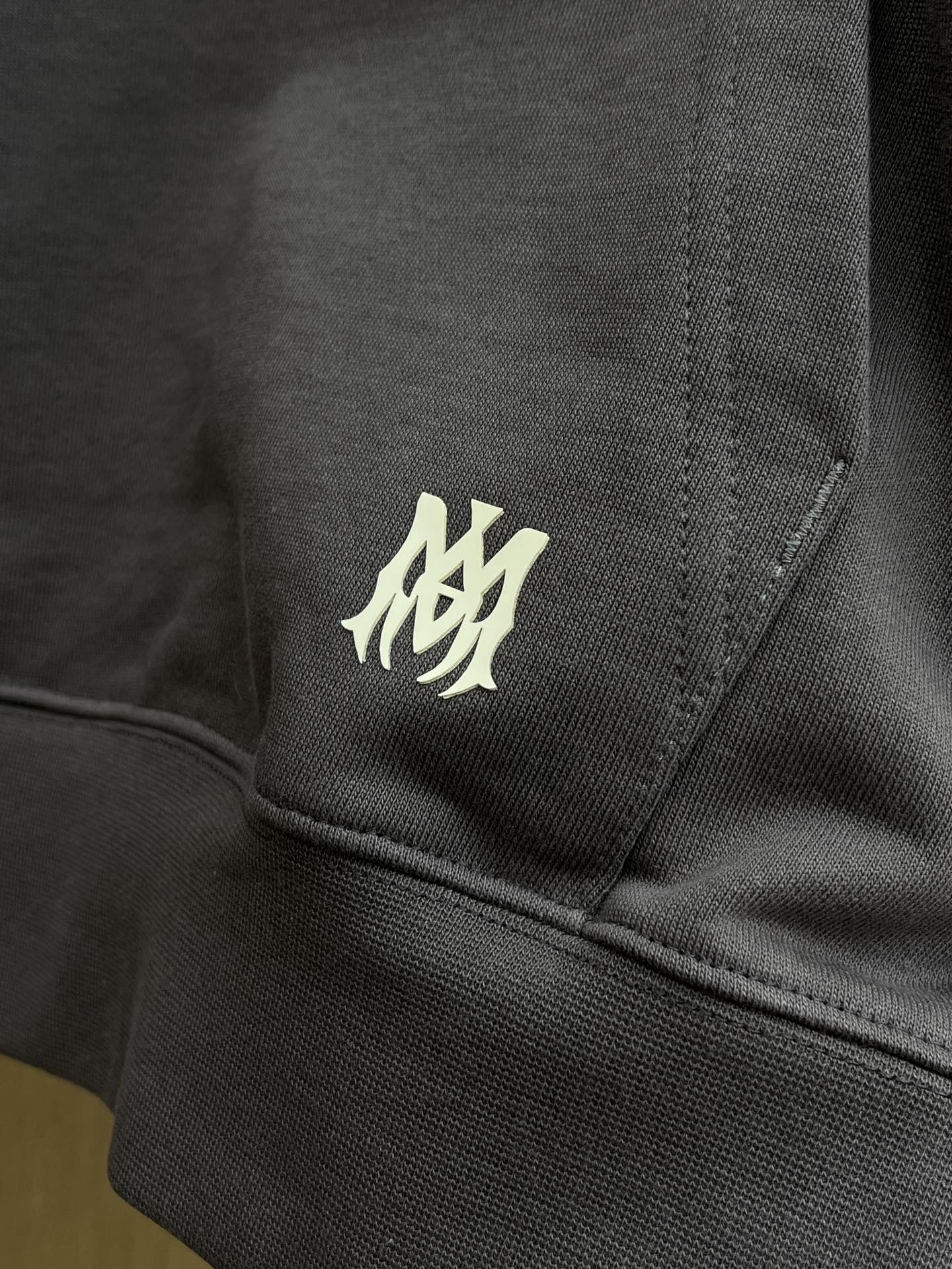 秋冬 AMIRI 🔥FW早秋新款宽版连帽卫衣，男女同款！独特吸引人的眼球，这一款连帽卫衣品相品质都在线，