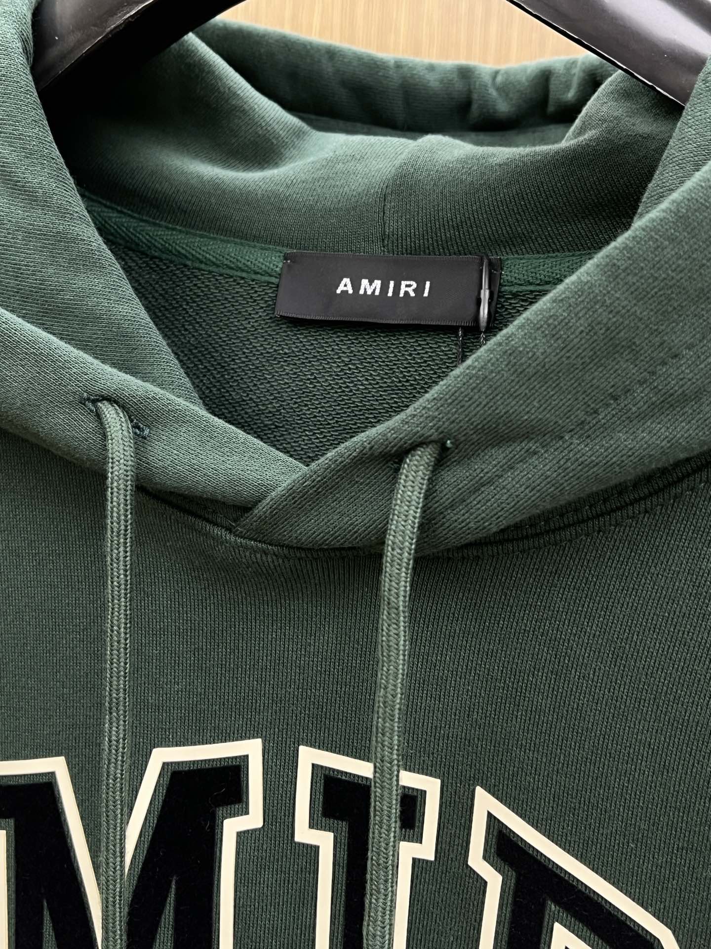 秋冬 AMIRI 🔥FW早秋新款宽版连帽卫衣，男女同款！独特吸引人的眼球，这一款连帽卫衣品相品质都在线，