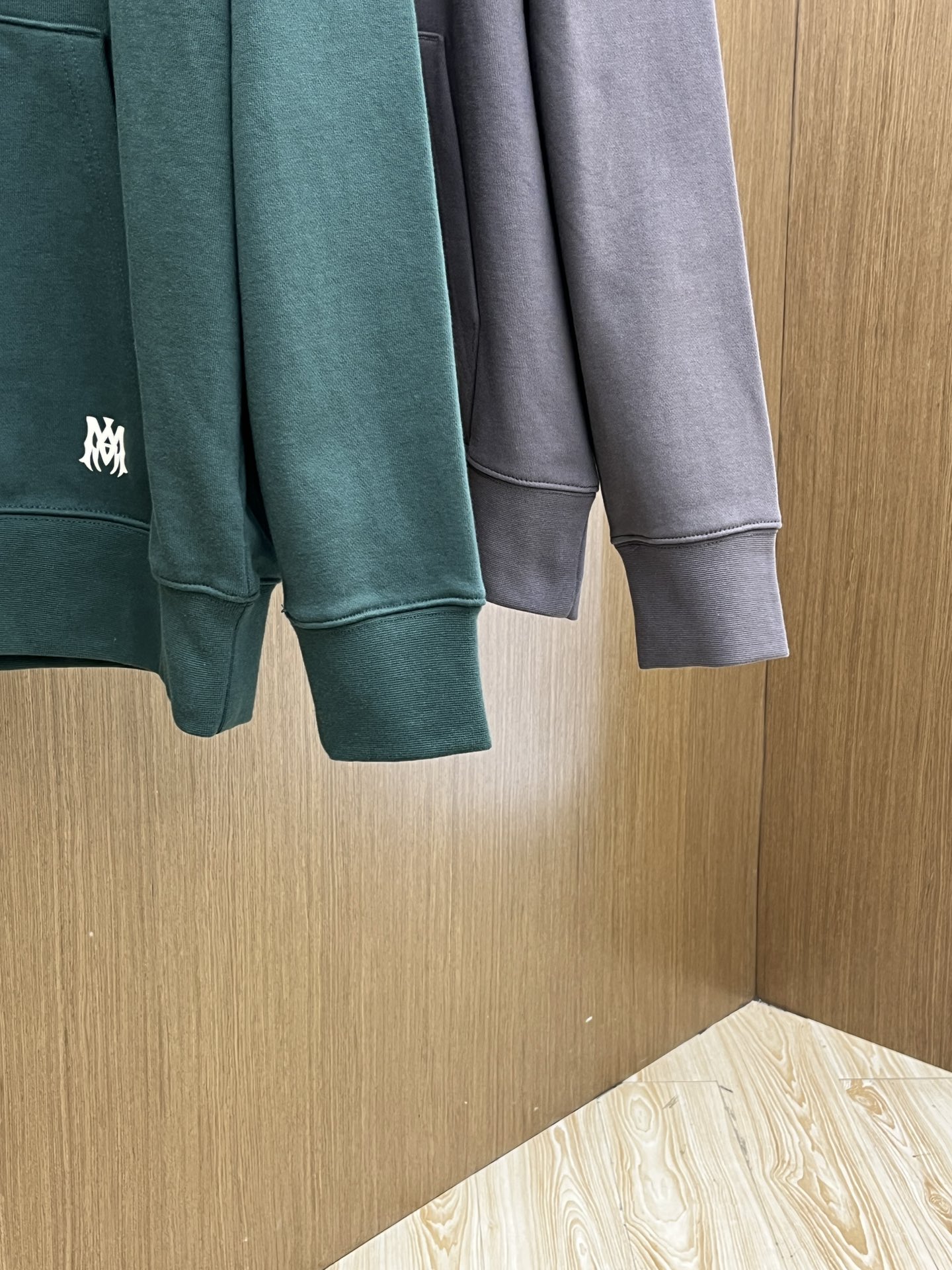 秋冬 AMIRI 🔥FW早秋新款宽版连帽卫衣，男女同款！独特吸引人的眼球，这一款连帽卫衣品相品质都在线，