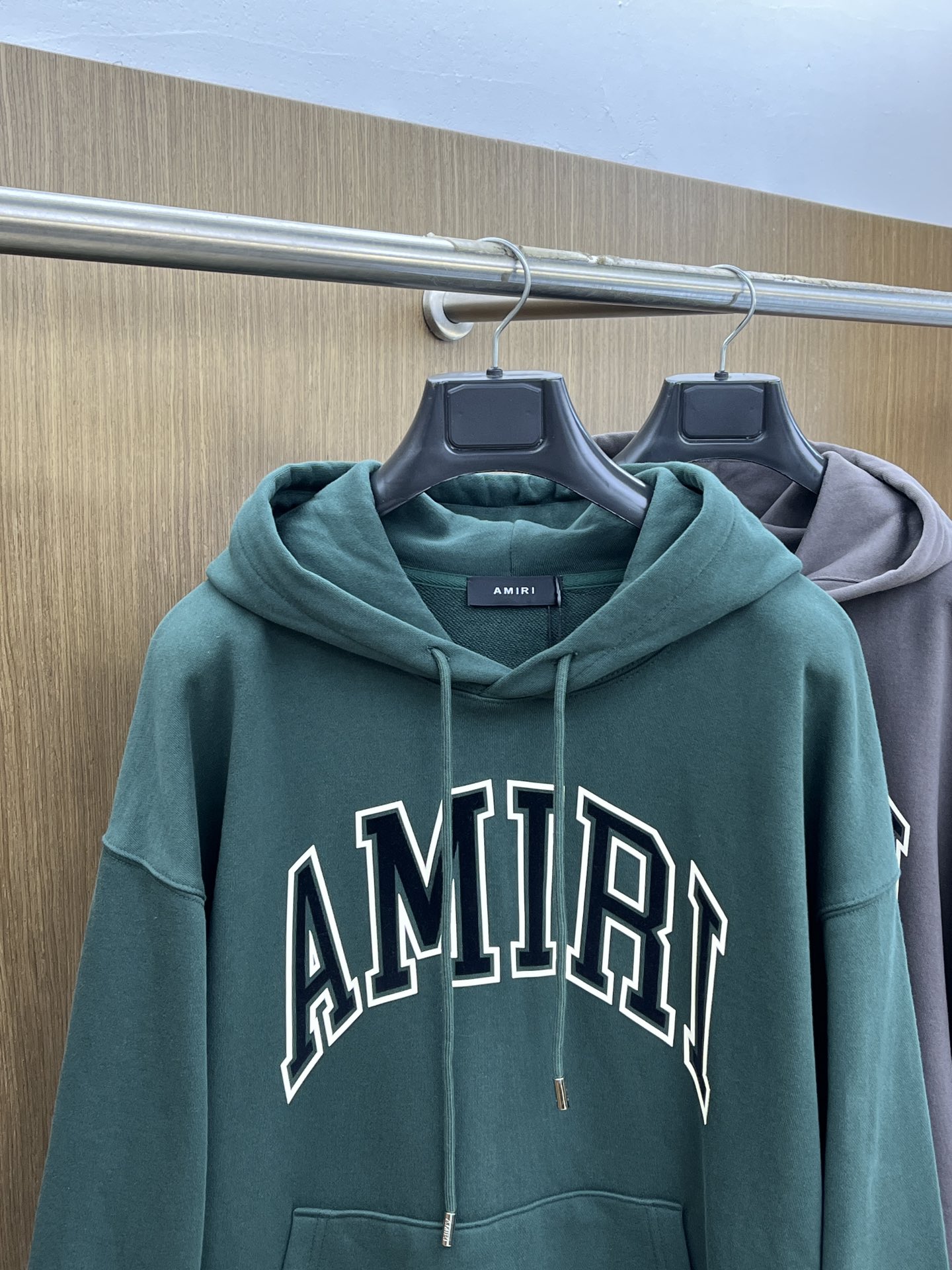 秋冬 AMIRI 🔥FW早秋新款宽版连帽卫衣，男女同款！独特吸引人的眼球，这一款连帽卫衣品相品质都在线，