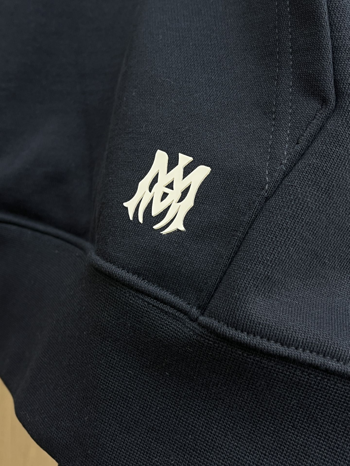 秋冬 AMIRI 🔥FW早秋新款宽版连帽卫衣，男女同款！独特吸引人的眼球，这一款连帽卫衣品相品质都在线，