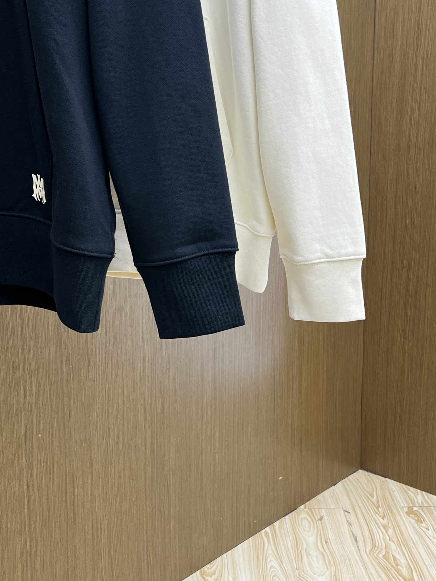 秋冬 AMIRI 🔥FW早秋新款宽版连帽卫衣，男女同款！独特吸引人的眼球，这一款连帽卫衣品相品质都在线，