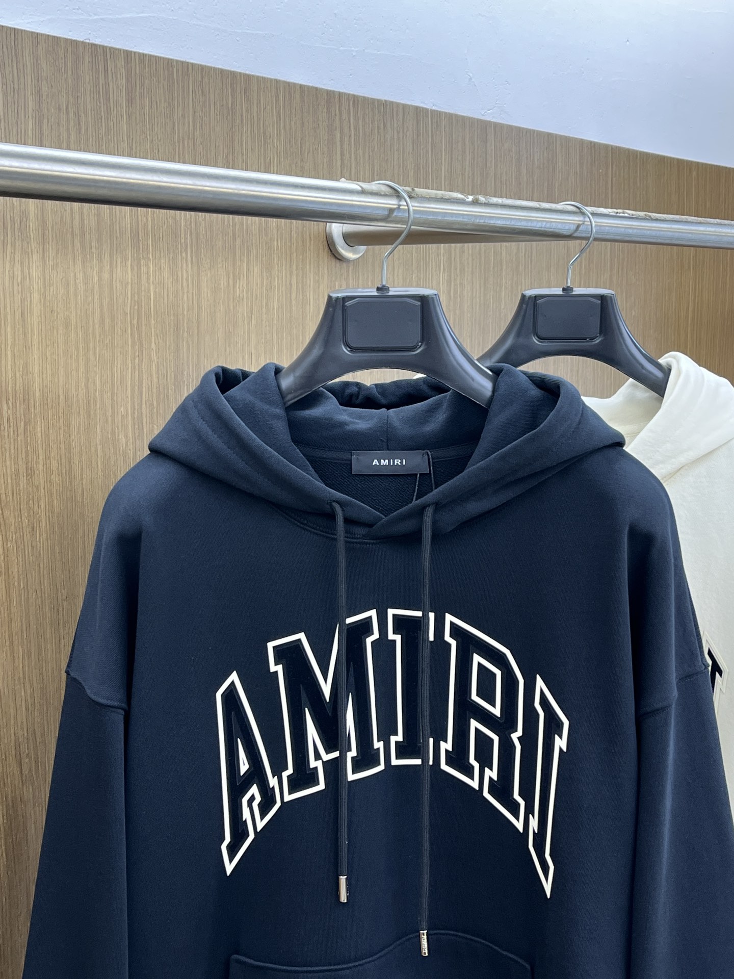 秋冬 AMIRI 🔥FW早秋新款宽版连帽卫衣，男女同款！独特吸引人的眼球，这一款连帽卫衣品相品质都在线，