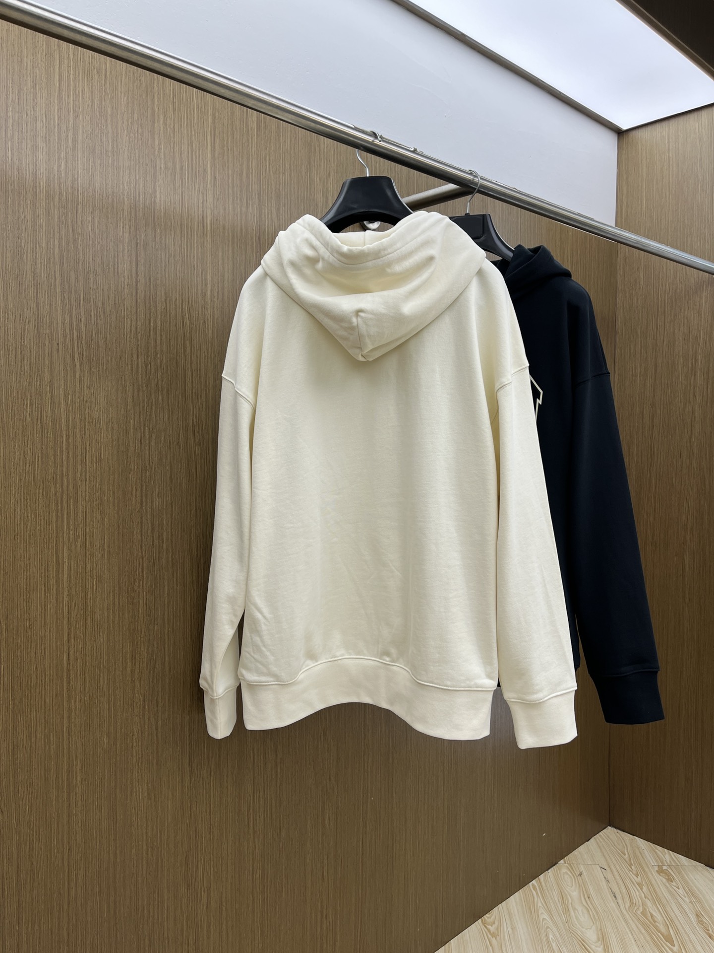 秋冬 AMIRI 🔥FW早秋新款宽版连帽卫衣，男女同款！独特吸引人的眼球，这一款连帽卫衣品相品质都在线，