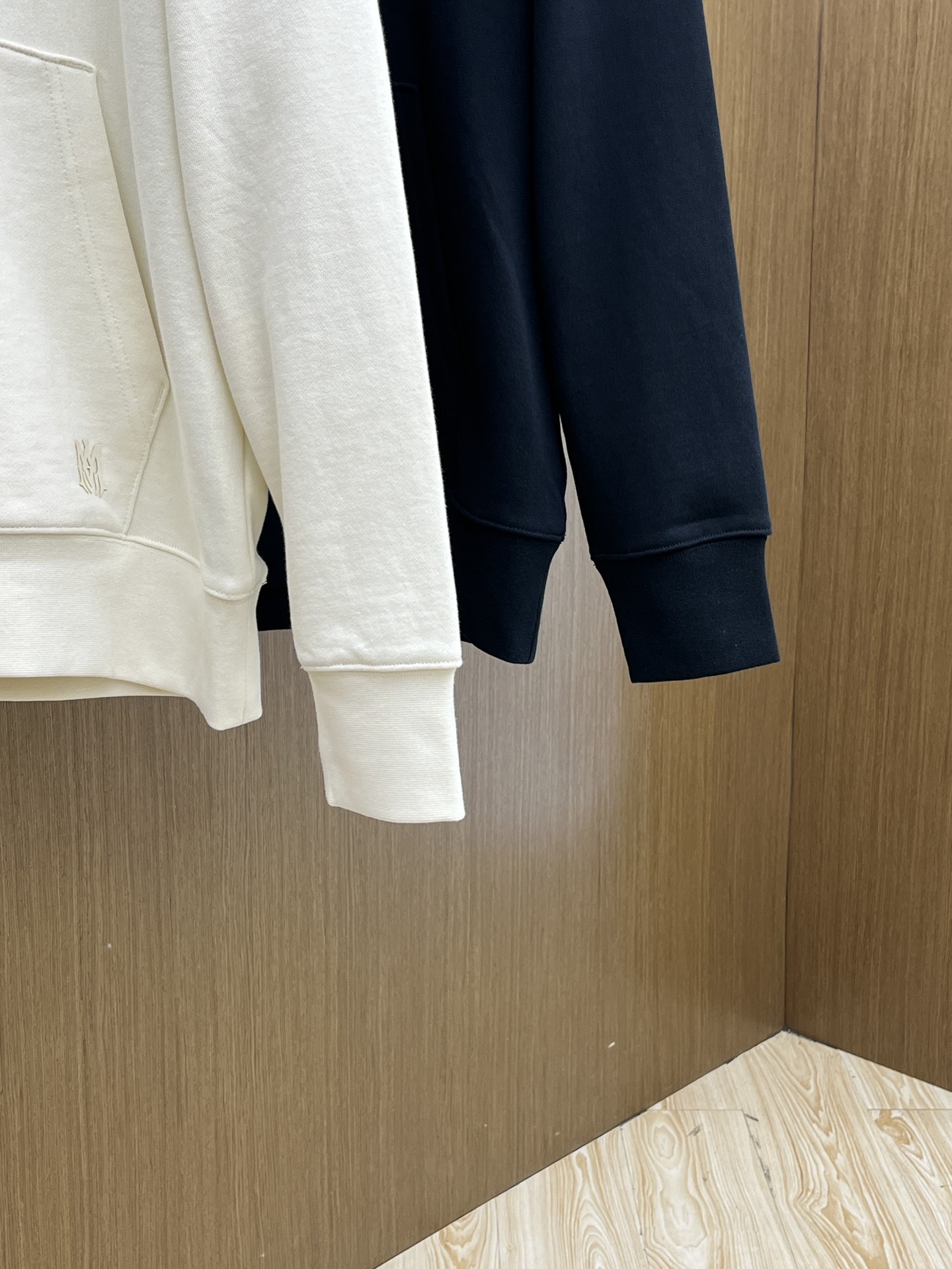 秋冬 AMIRI 🔥FW早秋新款宽版连帽卫衣，男女同款！独特吸引人的眼球，这一款连帽卫衣品相品质都在线，