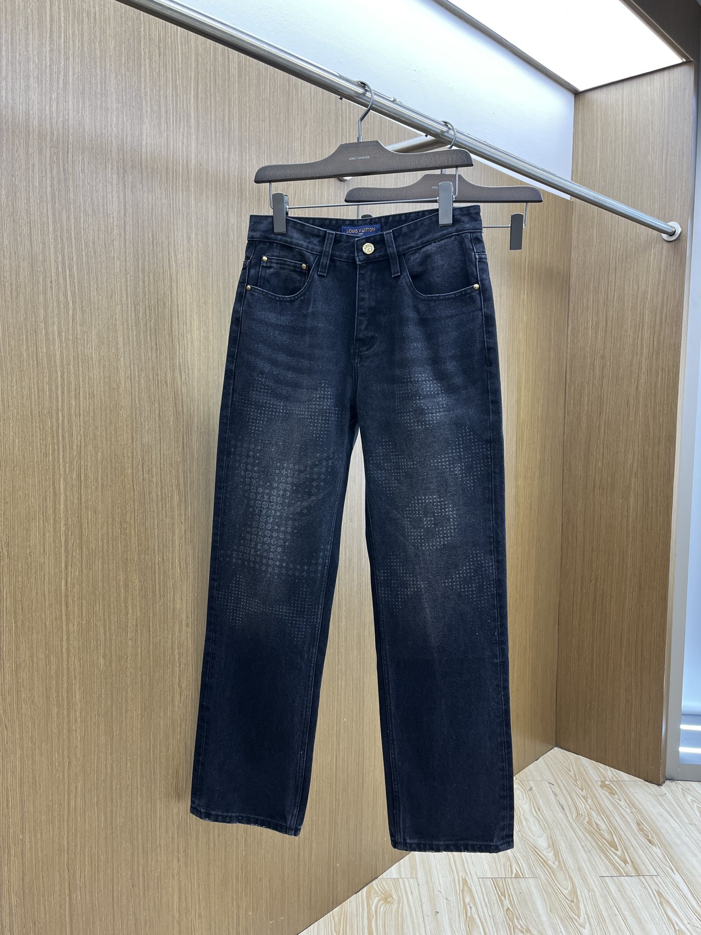 春夏 LV 🔥🔥高端定制、2026春夏最新款微阔牛仔裤 柜台同步发售 原版定制复刻 客供五金辅料 原单品