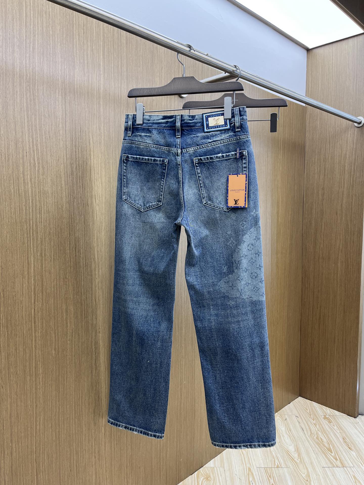 春夏 LV 🔥🔥高端定制、2026春夏最新款微阔牛仔裤 柜台同步发售 原版定制复刻 客供五金辅料 原单品