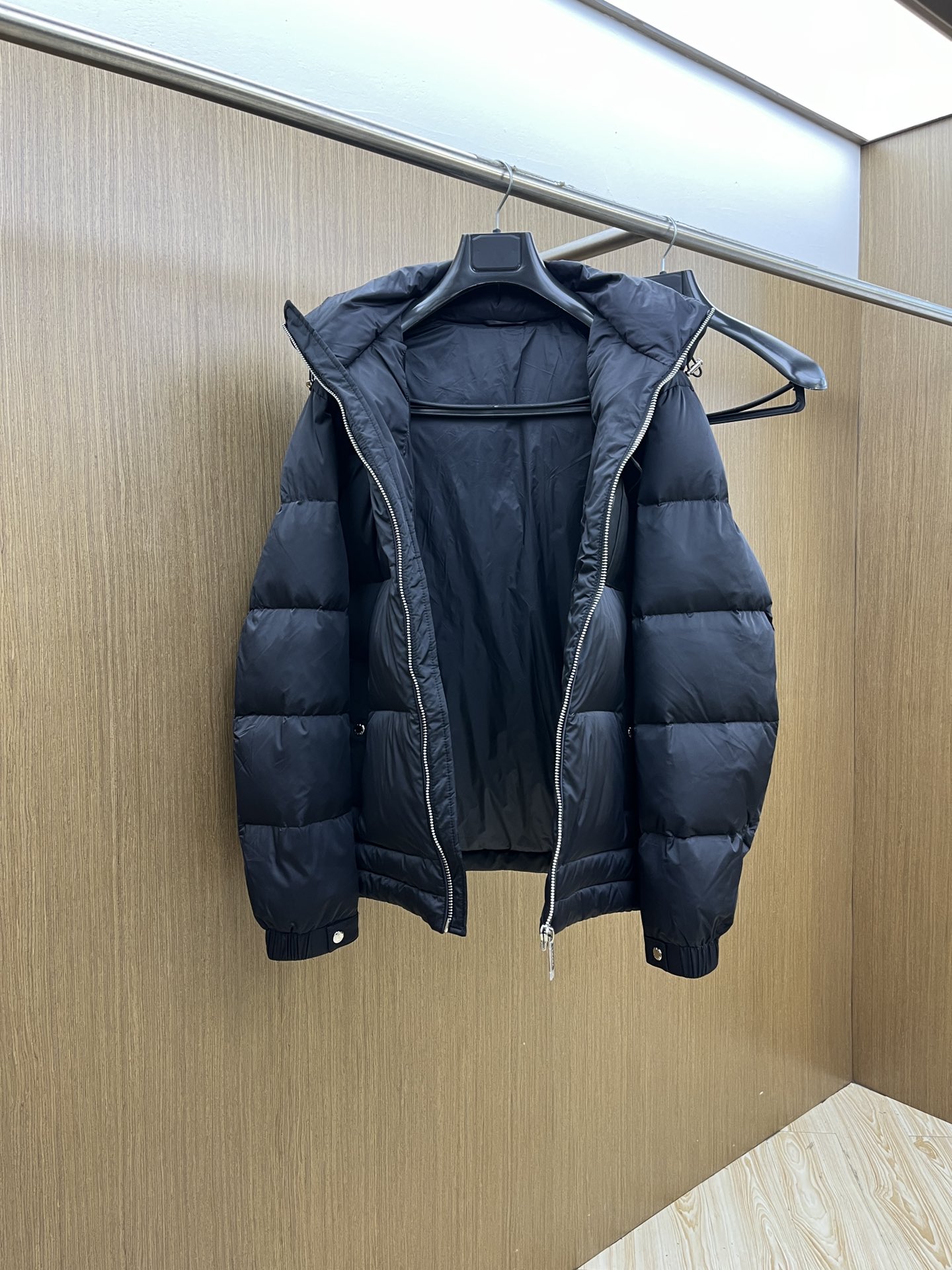 秋冬羽绒 PD 羽绒服 2025最新款时尚款羽绒连帽外套.（连帽不可拆卸）处处细节显工艺足够的高级 结构