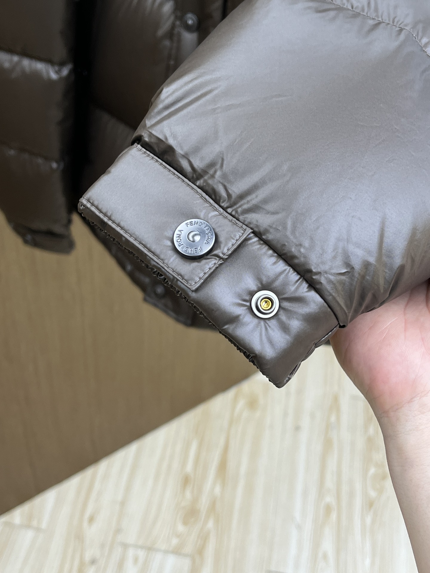 秋冬羽绒 FD 羽绒服 2025最新款时尚款羽绒连帽外套.（连帽不可拆卸）处处细节显工艺足够的高级 结构