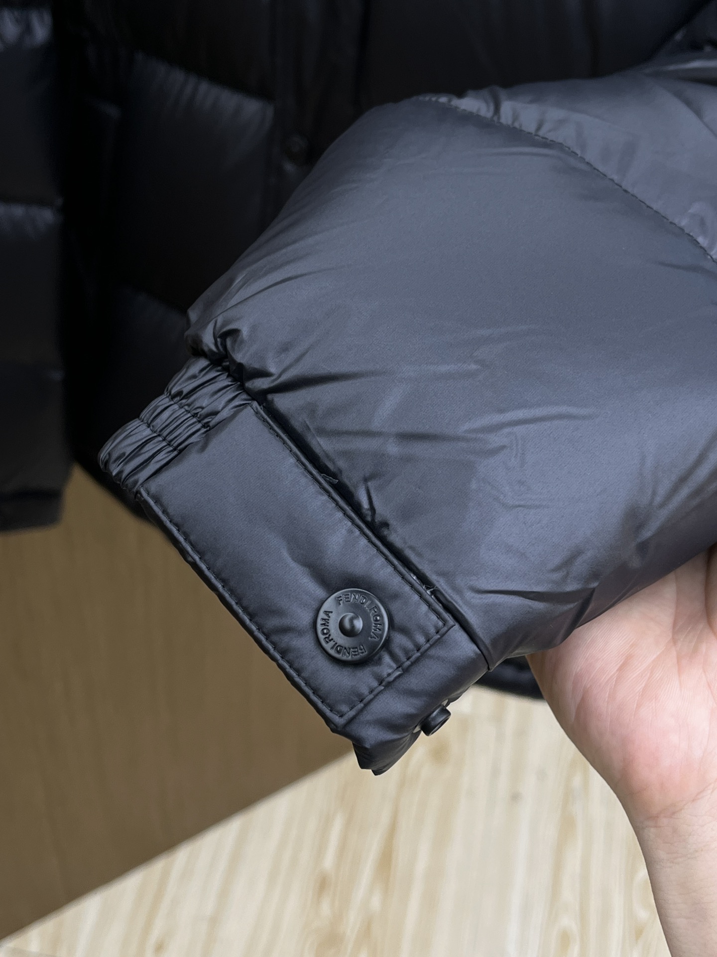 秋冬羽绒 FD 羽绒服 2025最新款时尚款羽绒连帽外套.（连帽不可拆卸）处处细节显工艺足够的高级 结构