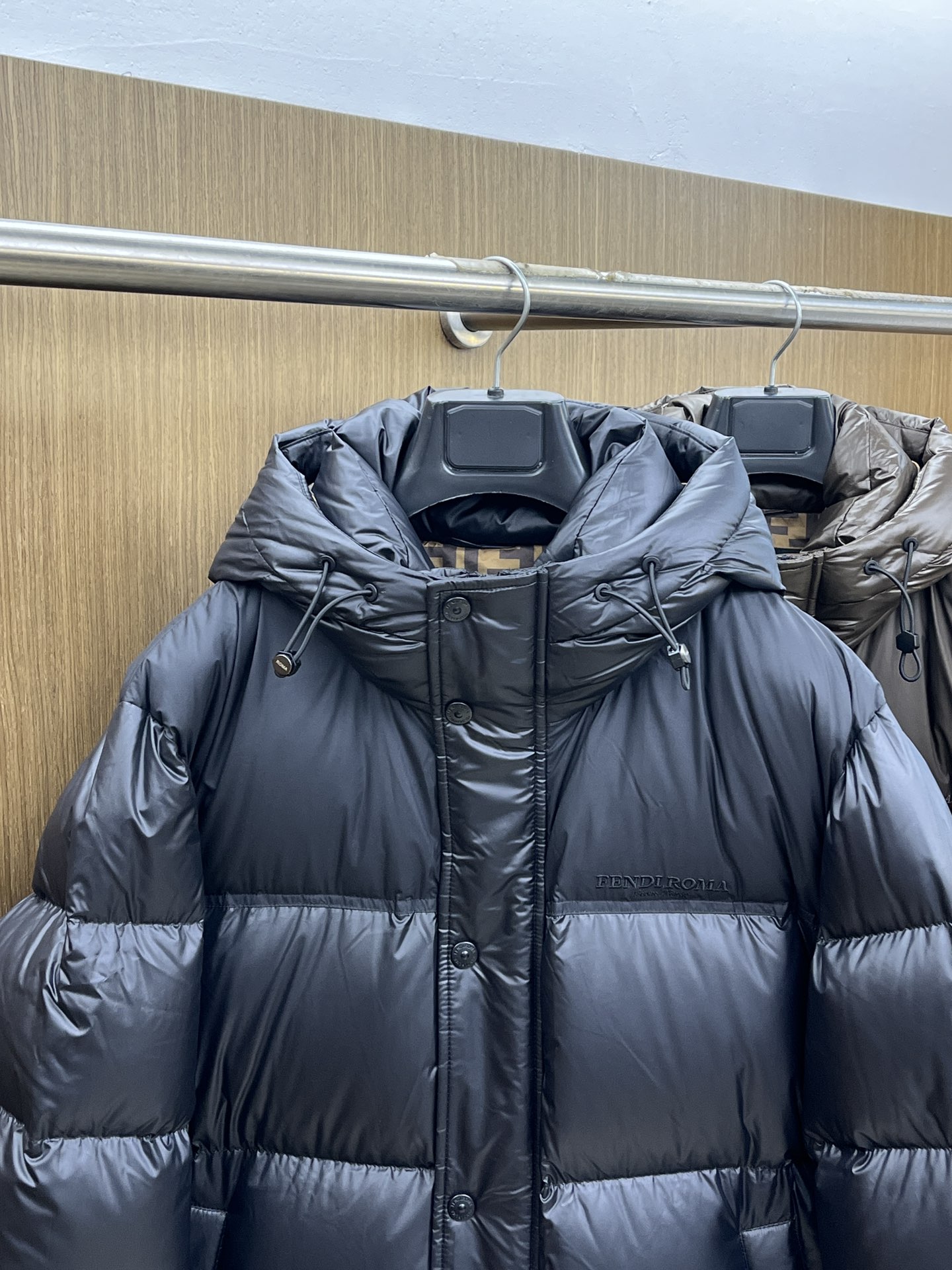 秋冬羽绒 FD 羽绒服 2025最新款时尚款羽绒连帽外套.（连帽不可拆卸）处处细节显工艺足够的高级 结构