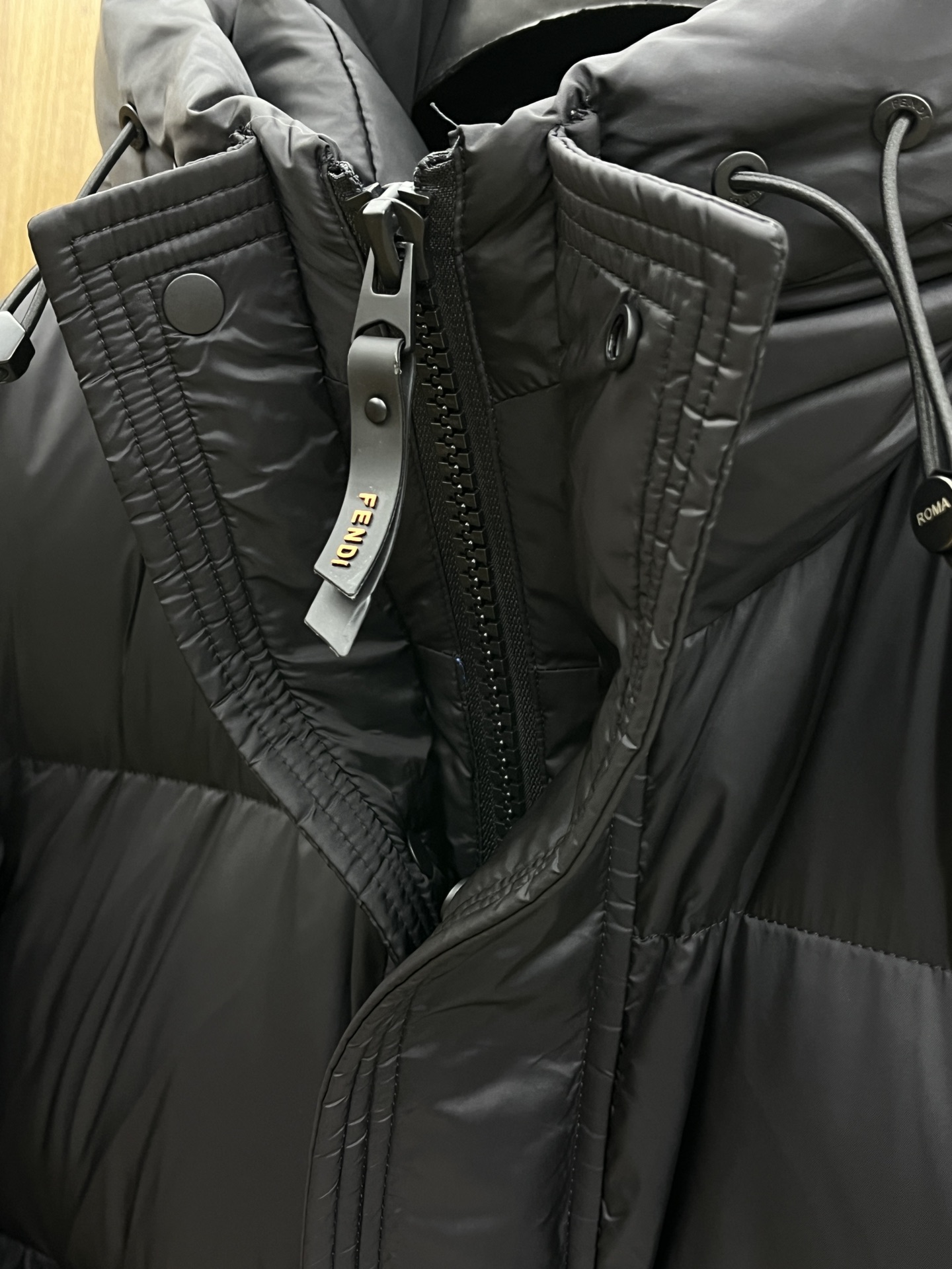 秋冬羽绒 FD 羽绒服 2025最新款时尚款羽绒连帽中长款外套.（连帽不可拆卸）处处细节显工艺足够的高级