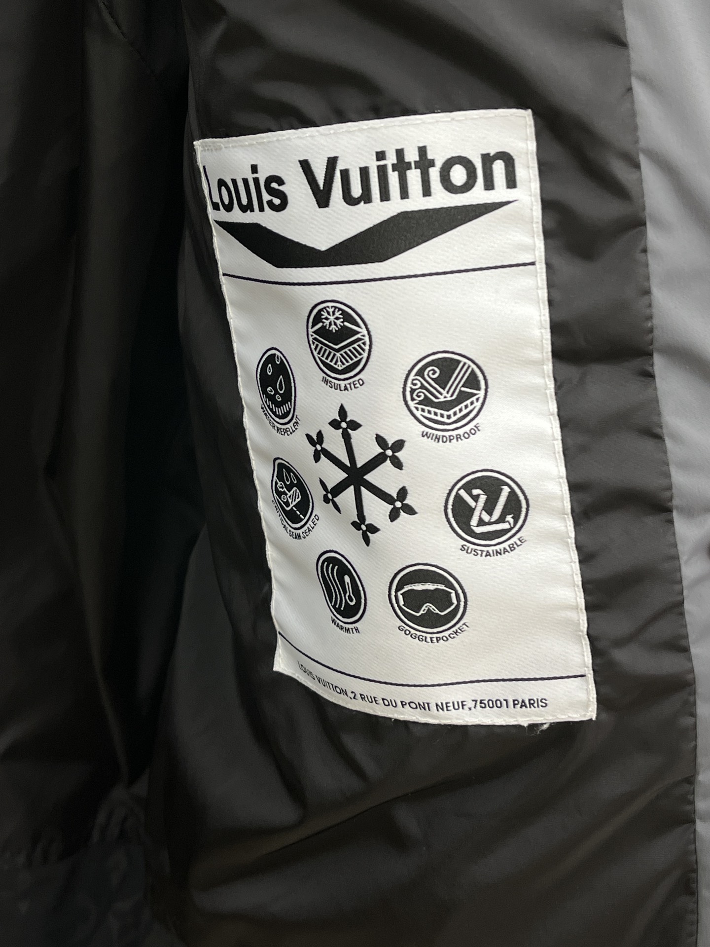 秋冬羽绒 驴牌🔥🔥高端产品 2025最新款时尚设计师款羽绒外套❤️驴家连帽羽绒服，冬季顶级轻奢羽绒服，上