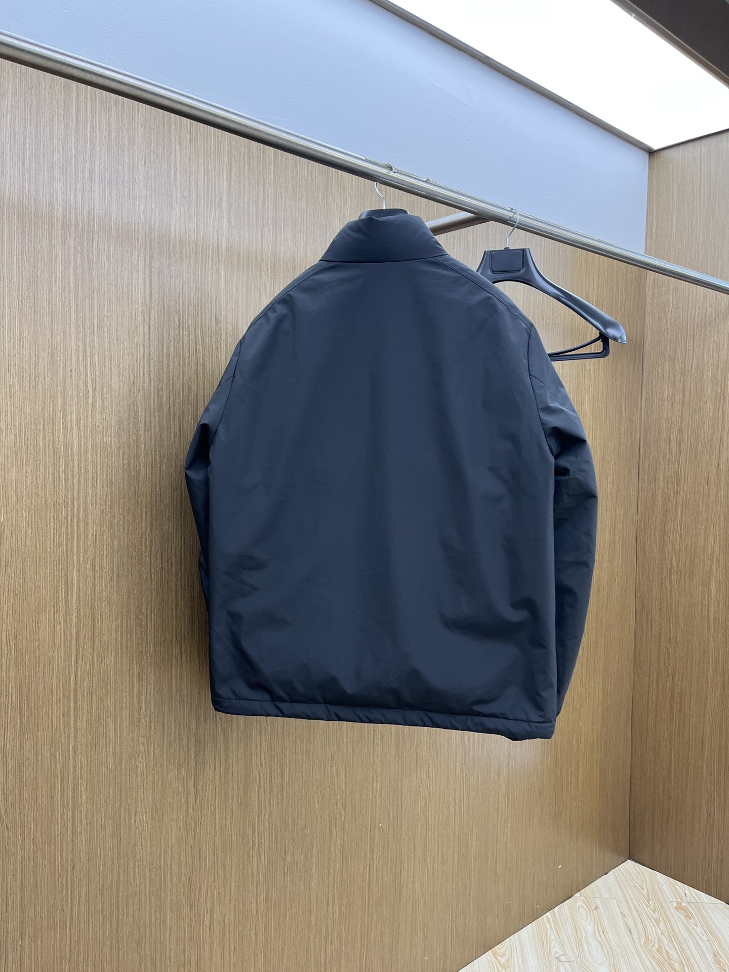 调价 秋冬羽绒 Mon 🔥🔥最新款时尚设计师款羽绒外套❤️ 冬季顶级轻奢羽绒服，上臂经典logo爆款羽绒