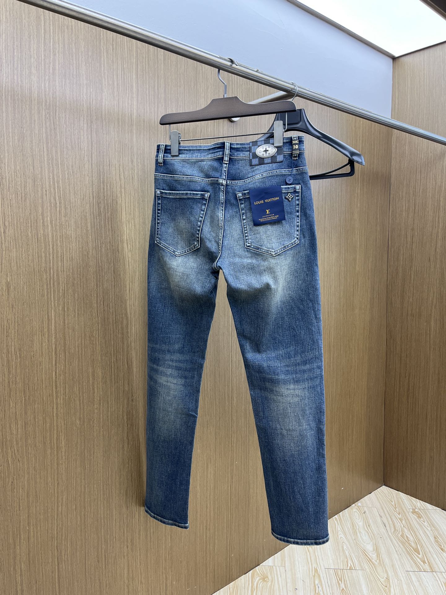 秋冬 LV 🔥🔥高端定制、25SS秋冬最新款牛仔裤 柜台同步发售 进口固色面料 原版定制复刻 客供五金辅