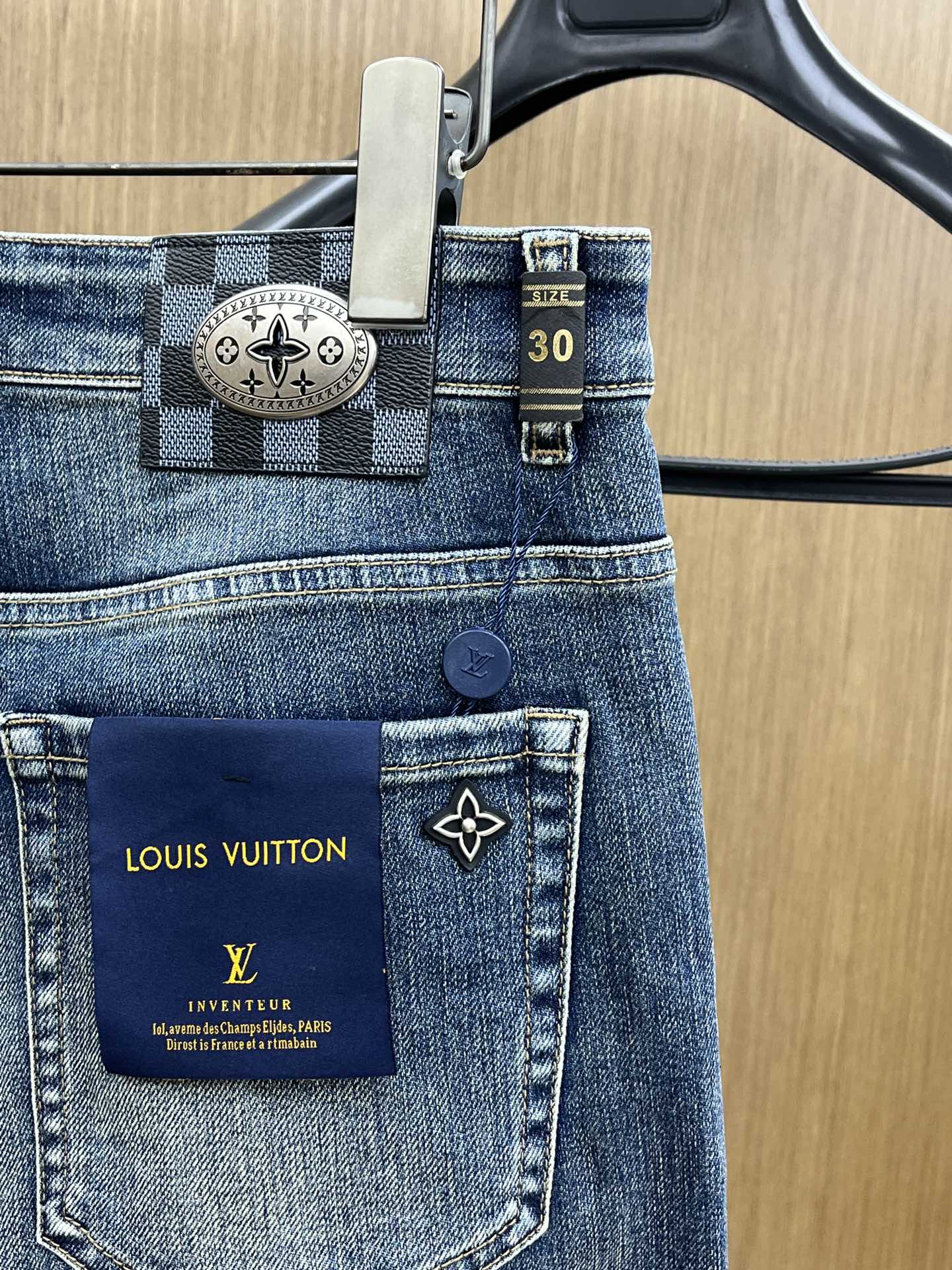 秋冬 LV 🔥🔥高端定制、25SS秋冬最新款牛仔裤 柜台同步发售 进口固色面料 原版定制复刻 客供五金辅