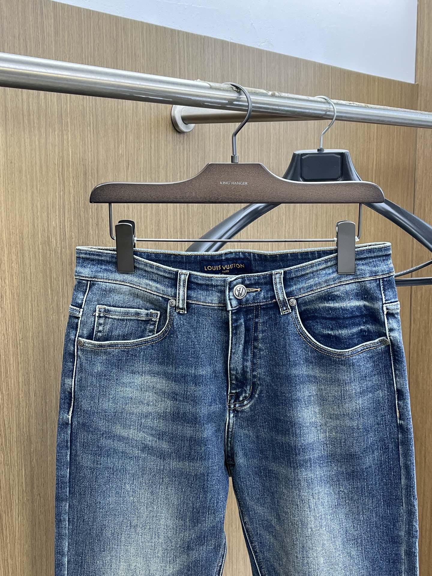 秋冬 LV 🔥🔥高端定制、25SS秋冬最新款牛仔裤 柜台同步发售 进口固色面料 原版定制复刻 客供五金辅