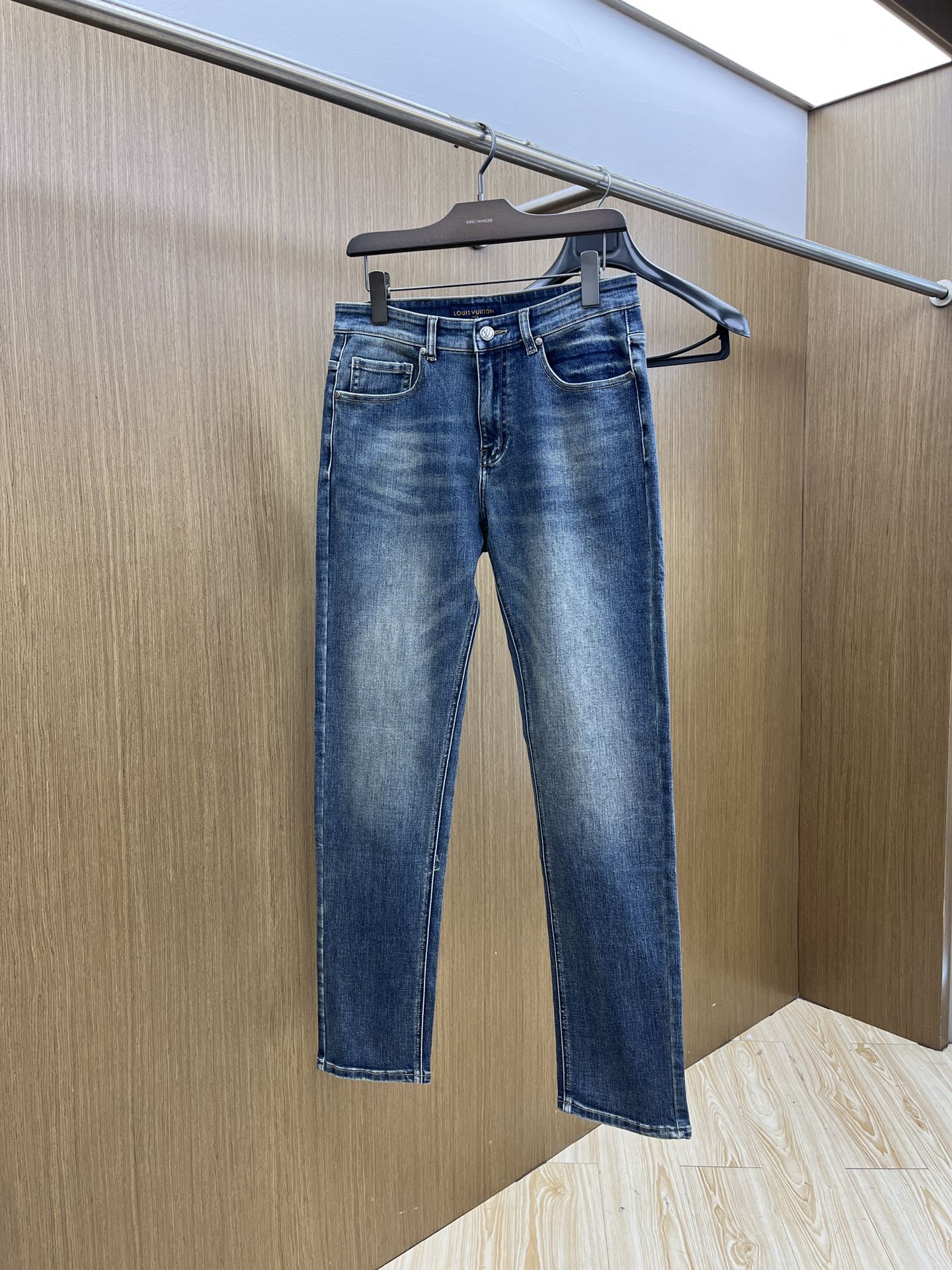 秋冬 LV 🔥🔥高端定制、25SS秋冬最新款牛仔裤 柜台同步发售 进口固色面料 原版定制复刻 客供五金辅