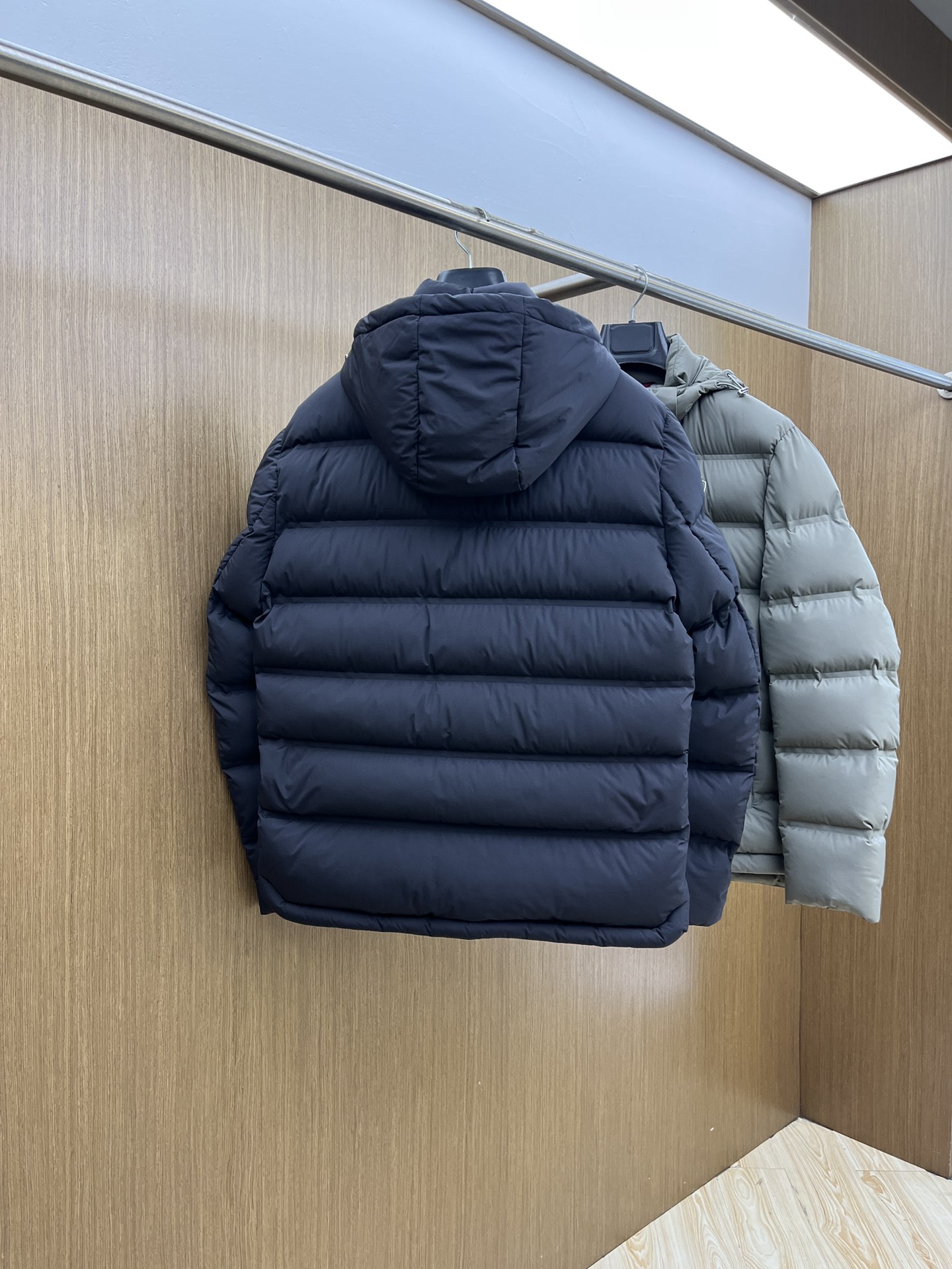 秋冬羽绒 Brunello Cucinelli25秋冬款立领羽绒外套 BC这款外套采用高品质羽绒填充工艺