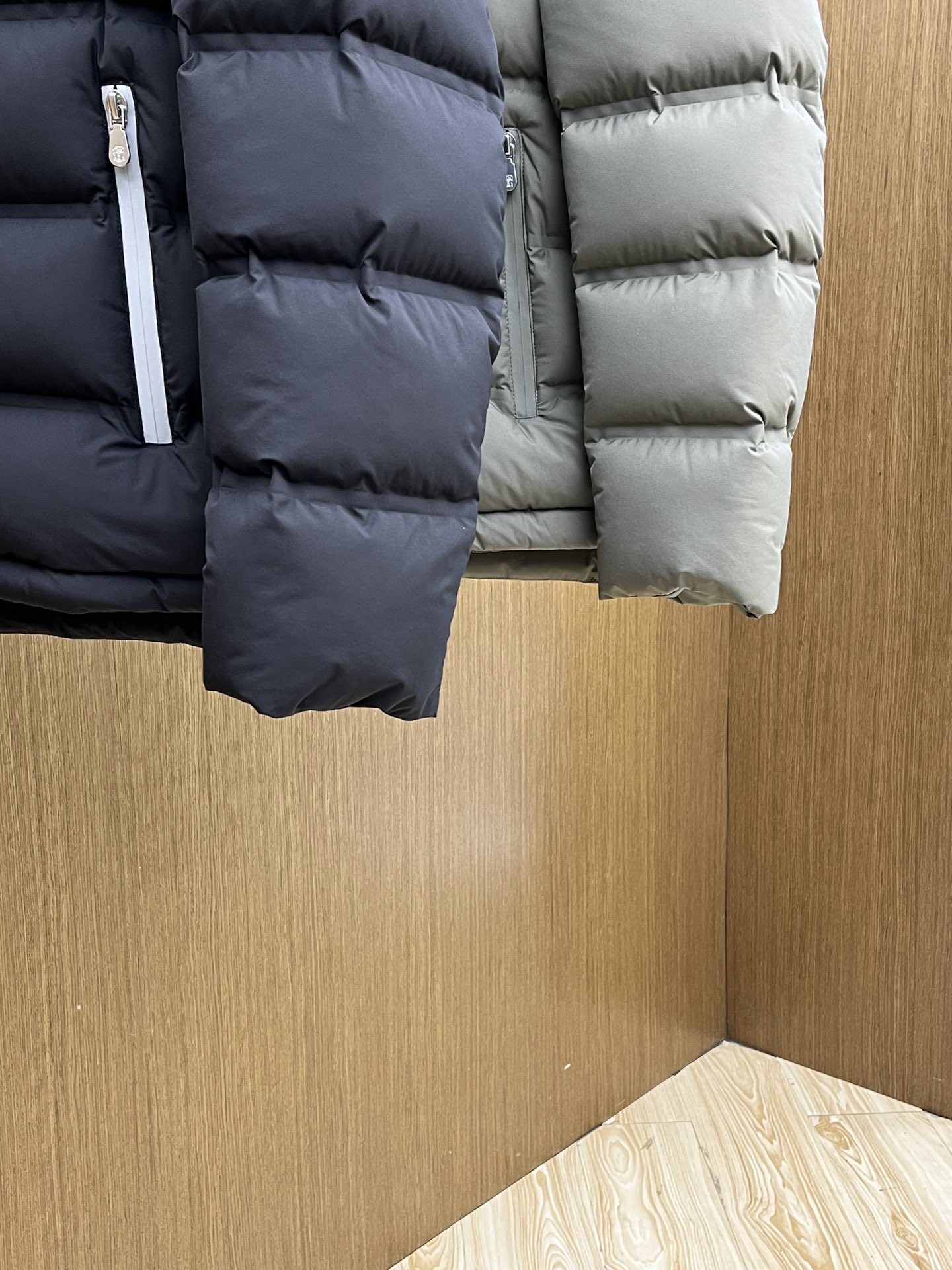 秋冬羽绒 Brunello Cucinelli25秋冬款立领羽绒外套 BC这款外套采用高品质羽绒填充工艺