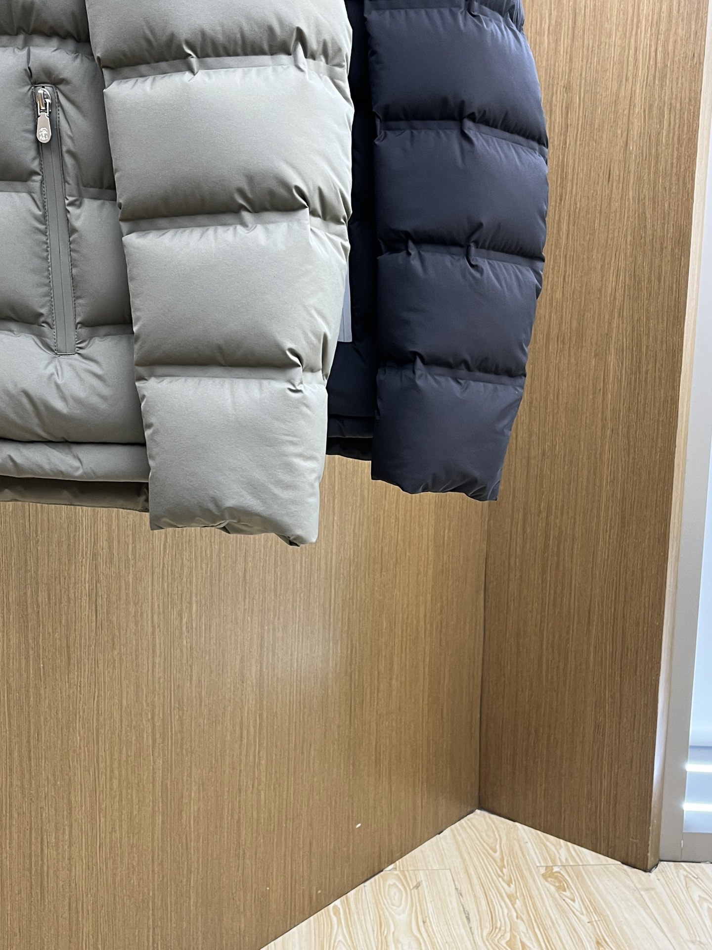 秋冬羽绒 Brunello Cucinelli25秋冬款立领羽绒外套 BC这款外套采用高品质羽绒填充工艺