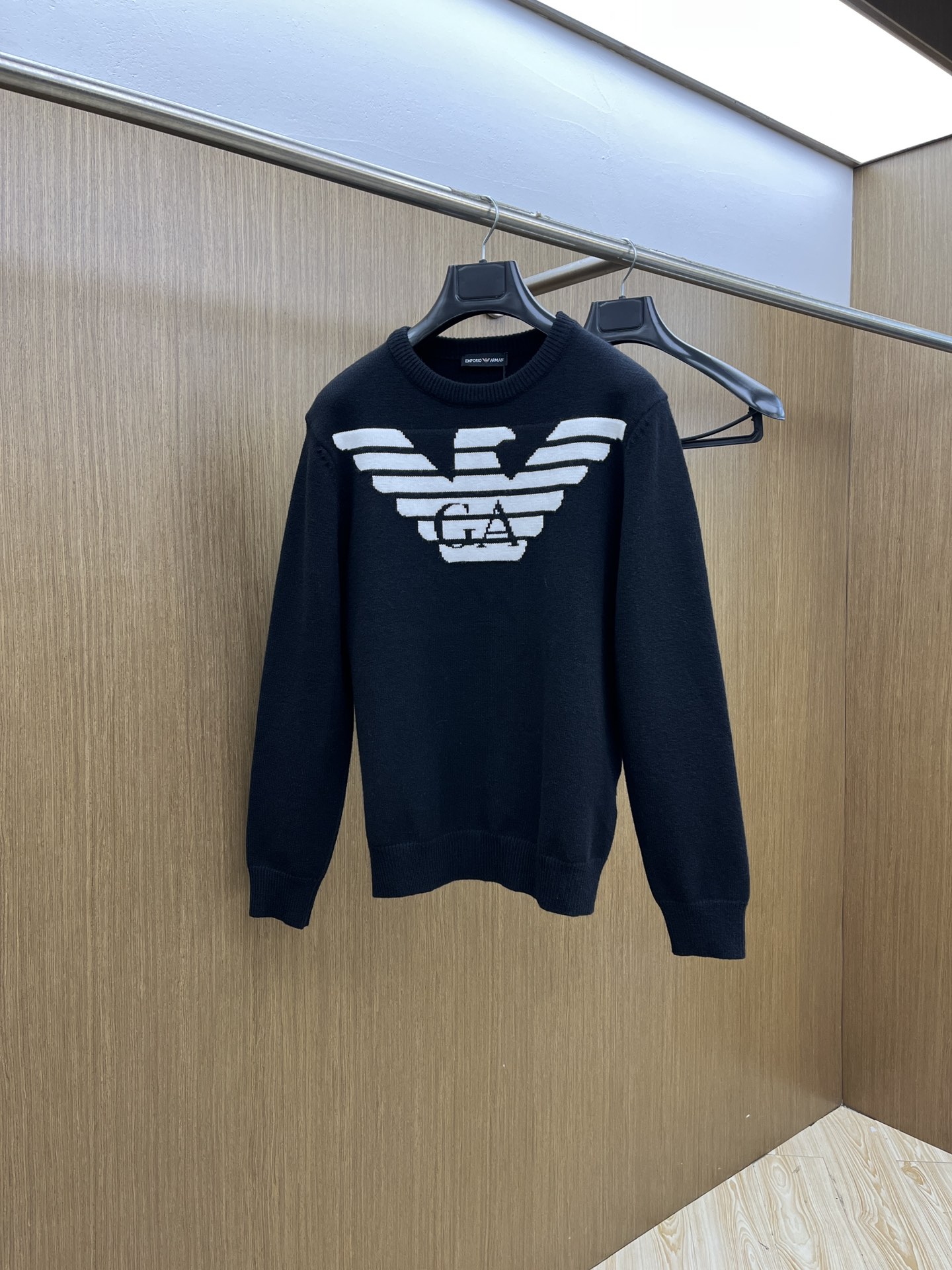 NO:597704,Autumn and Winter AJ ss Autumn and Winter [New Product] Sweaters are exclusively for sale, imported original technical wool worsted!  The fine knitting is integrated, and the color mixed weaving is purely handmade. The grade is extremely high, highlighting the taste and luxury of clothing. The craftsmanship is exquisite!  Customized original craftsmanship threaded upper body, super handsome, purchasing agent level counter, same style for men and women fls size S-xL,,sweaters,alexander wang19860909秋冬 AJ ss秋冬【新品】毛衣专供狠货,进口原版科技羊毛精纺！精细针织一体,色彩混织纯手工技艺呈现 档次极高,凸显衣着品味与奢华 工艺精湛！定制原版工艺螺纹上身帅到爆,代购级别专柜男女同款 fls码数S-xL,,sweaters,alexander wang,Men's clothing