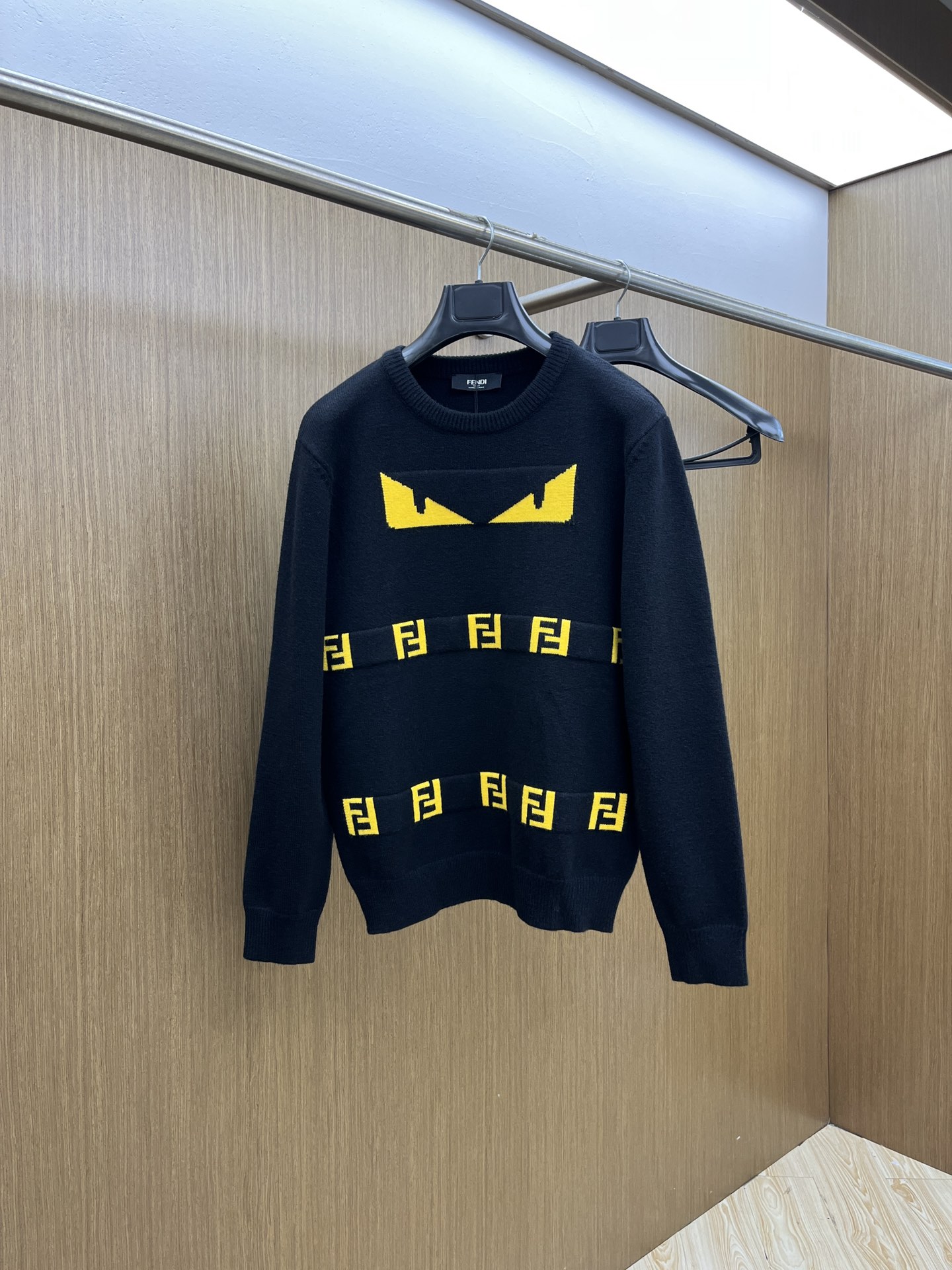 NO:597707,Autumn and Winter FD ss Autumn and Winter [New Product] Sweaters are exclusively for sale, imported original technical wool worsted!  The fine knitting is integrated, and the color mixed weaving is purely handmade. The grade is extremely high, highlighting the taste and luxury of clothing. The craftsmanship is exquisite!  Customized original craftsmanship threaded upper body, super handsome, purchasing agent level counter, same style for men and women fls size S-xL,,sweaters,alexander wang19860909秋冬 FD ss秋冬【新品】毛衣专供狠货,进口原版科技羊毛精纺！精细针织一体,色彩混织纯手工技艺呈现 档次极高,凸显衣着品味与奢华 工艺精湛！定制原版工艺螺纹上身帅到爆,代购级别专柜男女同款 fls码数S-xL,,sweaters,alexander wang,Men's clothing