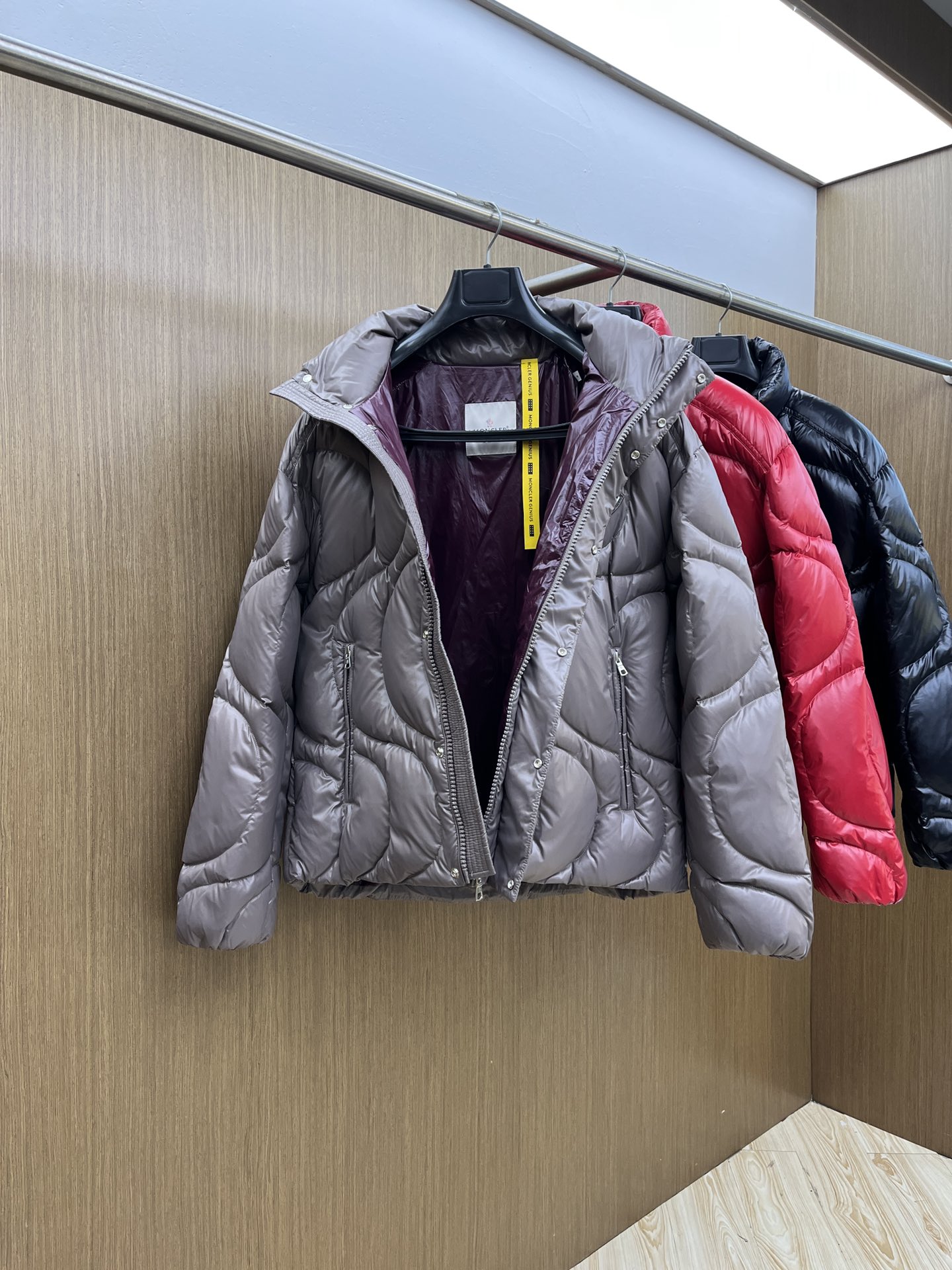 秋冬羽绒 Mon 🔥🔥最新款时尚休闲羽绒外套立领羽绒服，冬季顶级轻奢羽绒服，胸前经典LOGO刺绣爆款羽绒