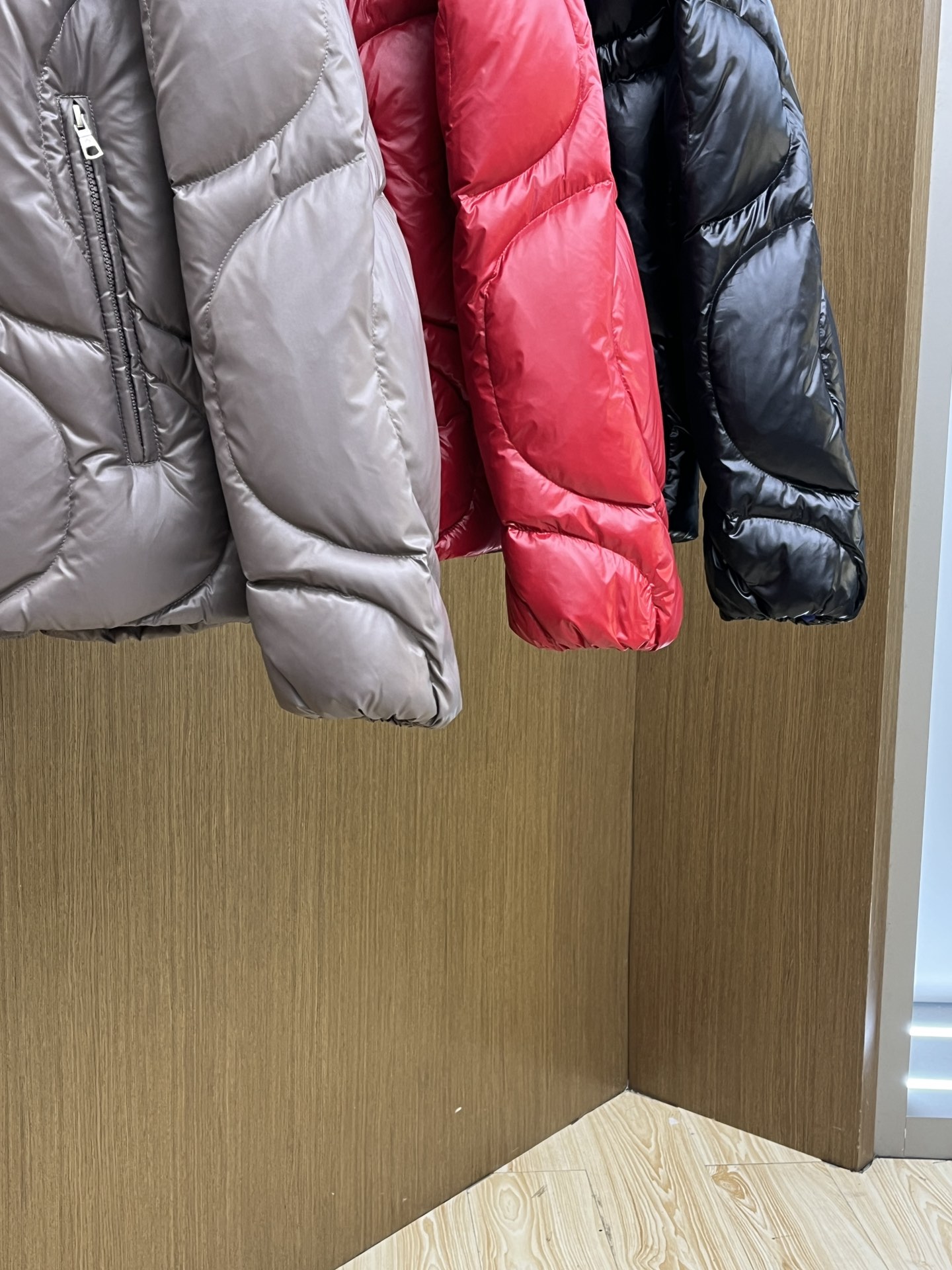 秋冬羽绒 Mon 🔥🔥最新款时尚休闲羽绒外套立领羽绒服，冬季顶级轻奢羽绒服，胸前经典LOGO刺绣爆款羽绒