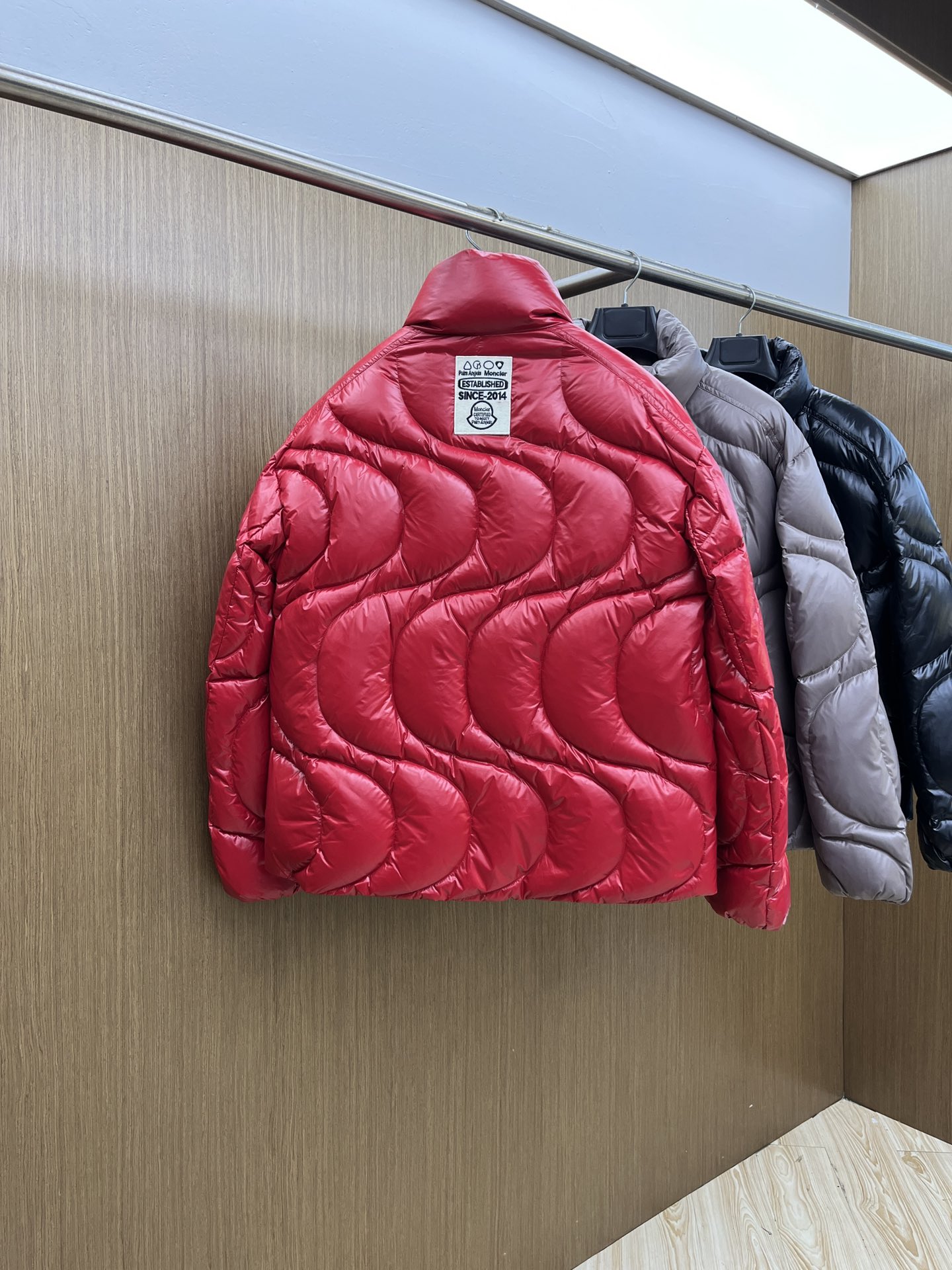 秋冬羽绒 Mon 🔥🔥最新款时尚休闲羽绒外套立领羽绒服，冬季顶级轻奢羽绒服，胸前经典LOGO刺绣爆款羽绒