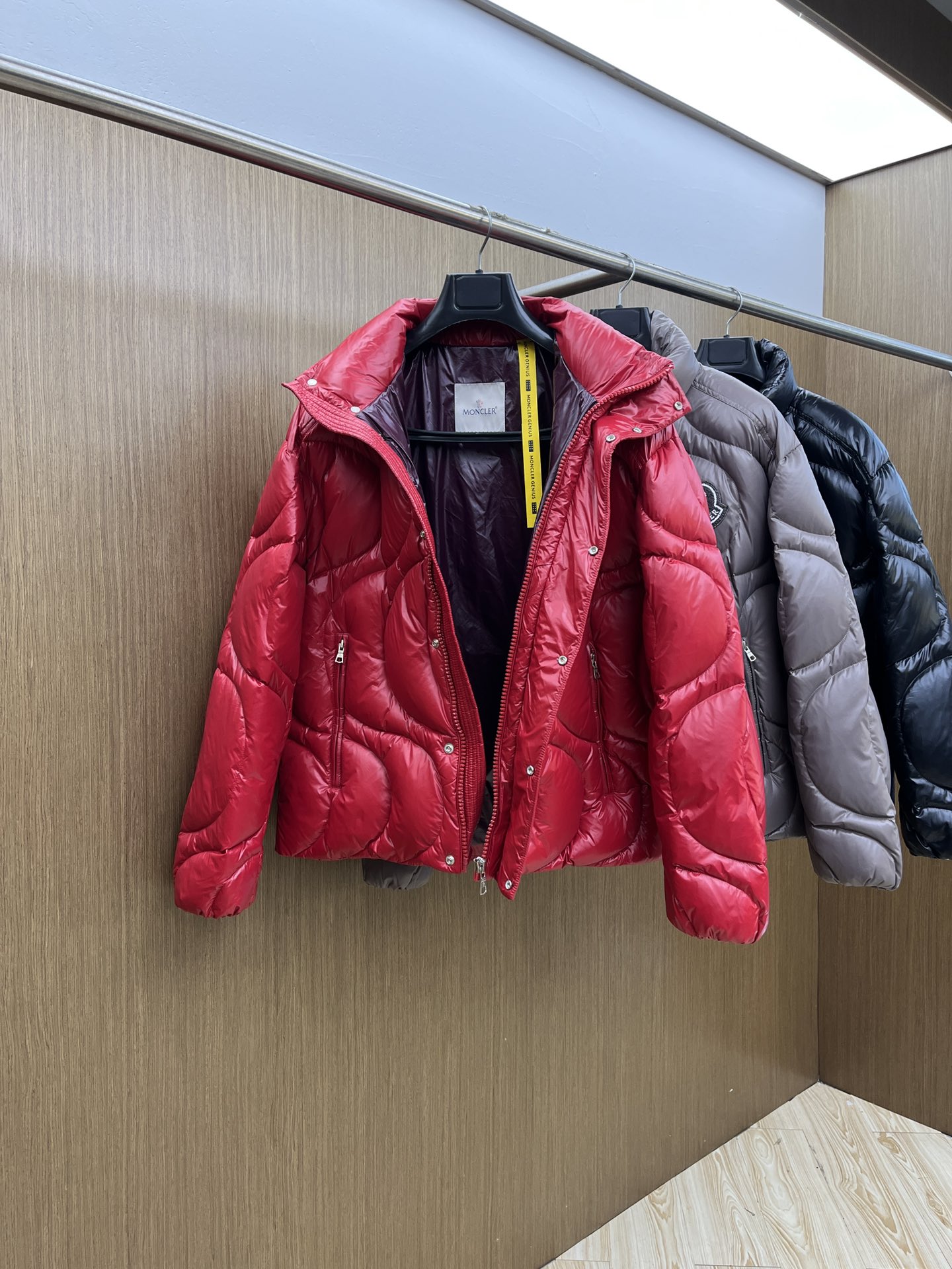 秋冬羽绒 Mon 🔥🔥最新款时尚休闲羽绒外套立领羽绒服，冬季顶级轻奢羽绒服，胸前经典LOGO刺绣爆款羽绒