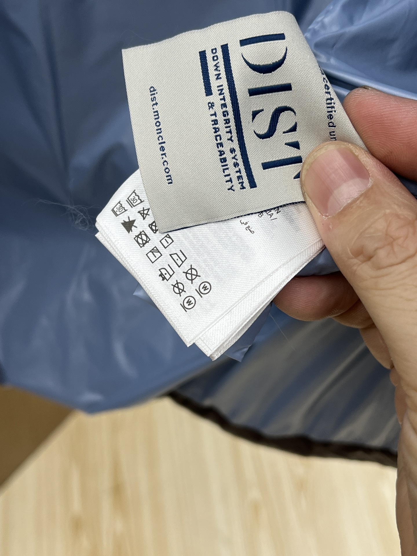 秋冬羽绒 Mon 🔥🔥最新款时尚设计师款羽绒外套❤️‍🔥立领羽绒服，胸口经典logo爆款羽绒服，90#白