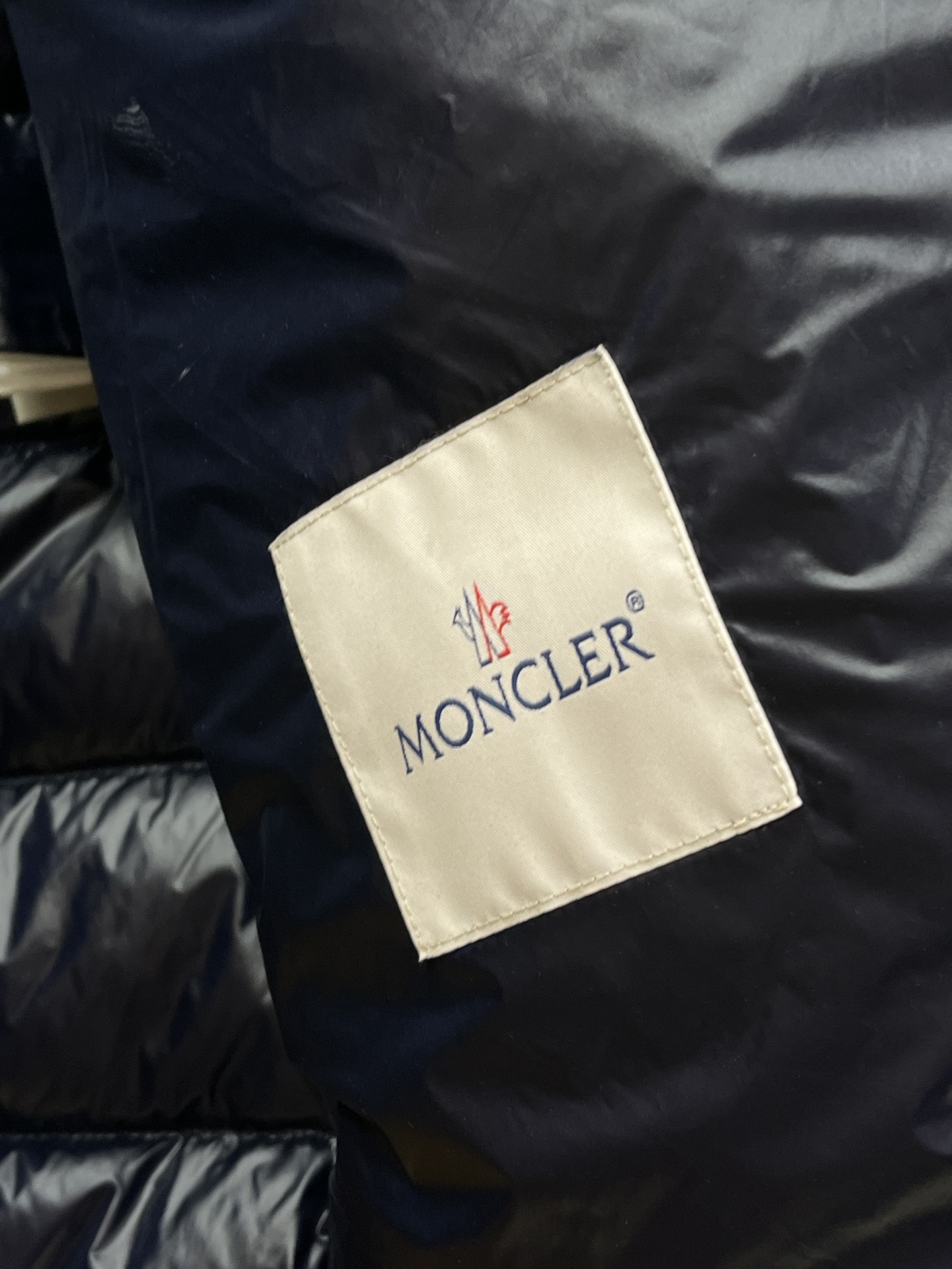 秋冬羽绒 Mon 🔥🔥最新款时尚设计师款羽绒外套❤️‍🔥连帽羽绒服，肩膀经典logo爆款羽绒服，90#白