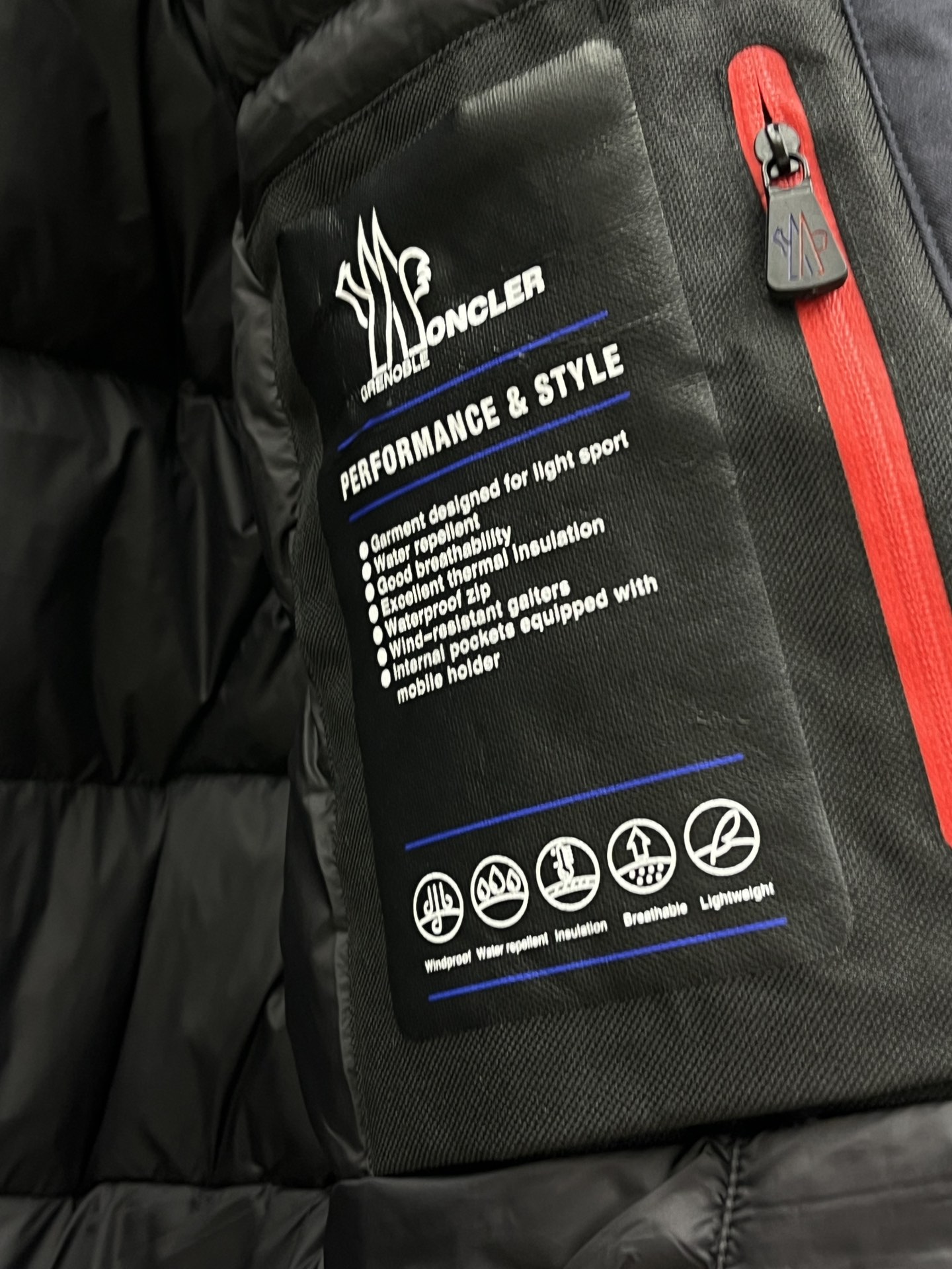 价格修正 秋冬羽绒 羽绒服 MOC秋冬经典滑雪系列高密度尼龙压胶防水羽绒服夹克，男士刺绣徽章连帽立领户外