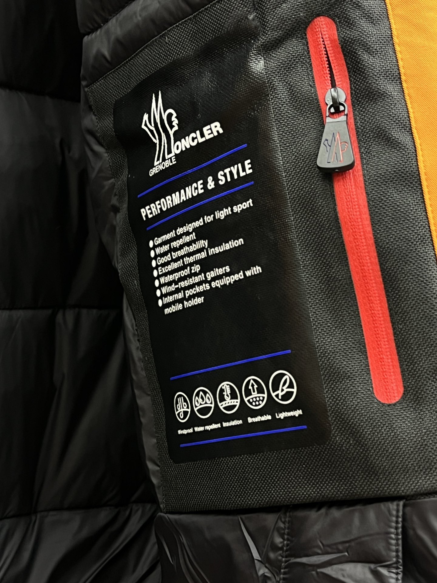 价格修正 秋冬羽绒 羽绒服 MOC秋冬经典滑雪系列高密度尼龙压胶防水羽绒服夹克，男士刺绣徽章连帽立领户外