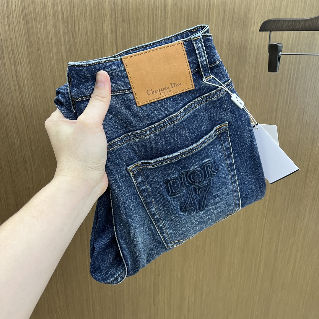 NO:597711,Autumn and winter CD, high-end customized quality, 25SS autumn and winter latest original jeans, sold simultaneously at the counter, original customized replica, customer-supplied hardware accessories, original quality, imported denim fabrics, heavily washed, fine workmanship, excellent upper body, preferred item A60 SIZE: 30-38 no 35 37,,jeans,alexander wang19860909秋冬 CD 高端定制品质 25SS秋冬最新款原单牛仔裤 柜台同步发售 原版定制复刻 客供五金辅料 原单品质 进口牛仔面料重工洗水 做工走线精细 上身绝佳,优选单品A60 SIZE:30-38无35 37,,jeans,alexander wang,Men's clothing