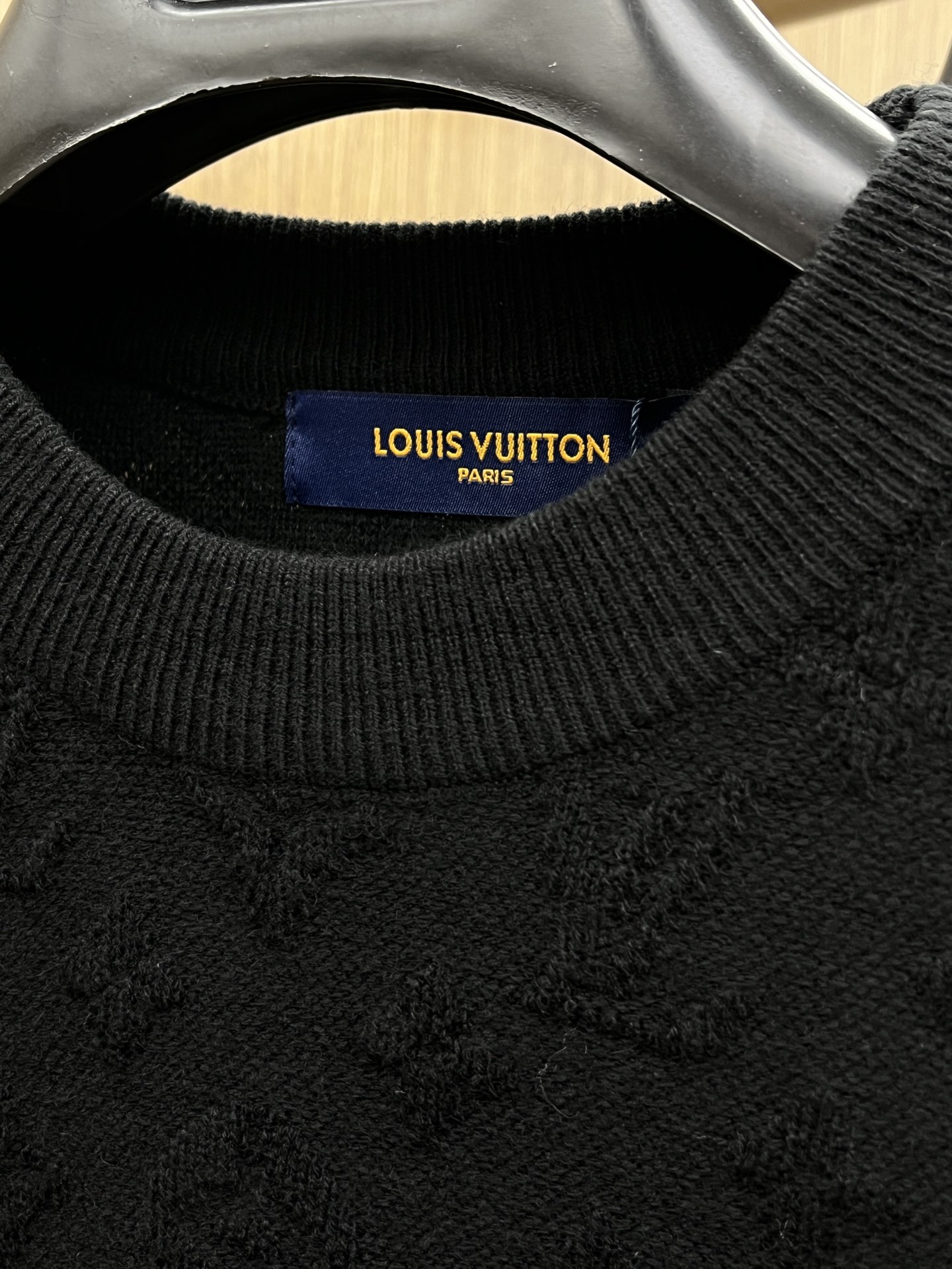 秋冬 LV 🔥🔥毛衣 2025秋冬最新系列，专柜1:1顶级复刻，全品相！加厚款，时下最流行的老钱风，老板