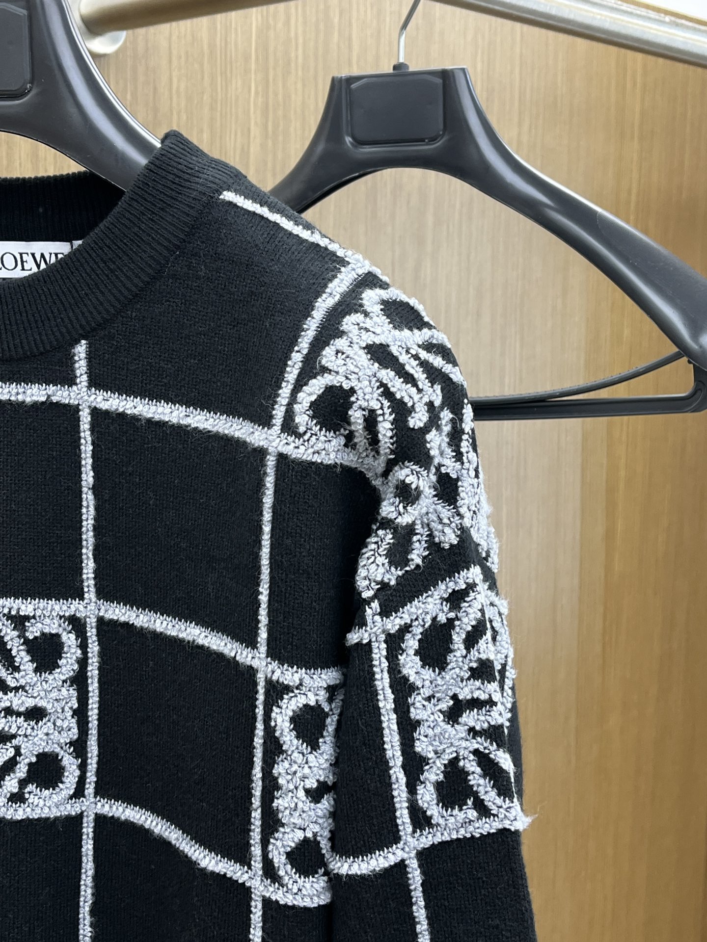 秋冬 LOE 🔥🔥毛衣 2025秋冬最新系列，专柜1:1顶级复刻，全品相！加厚款，时下最流行的老钱风，老