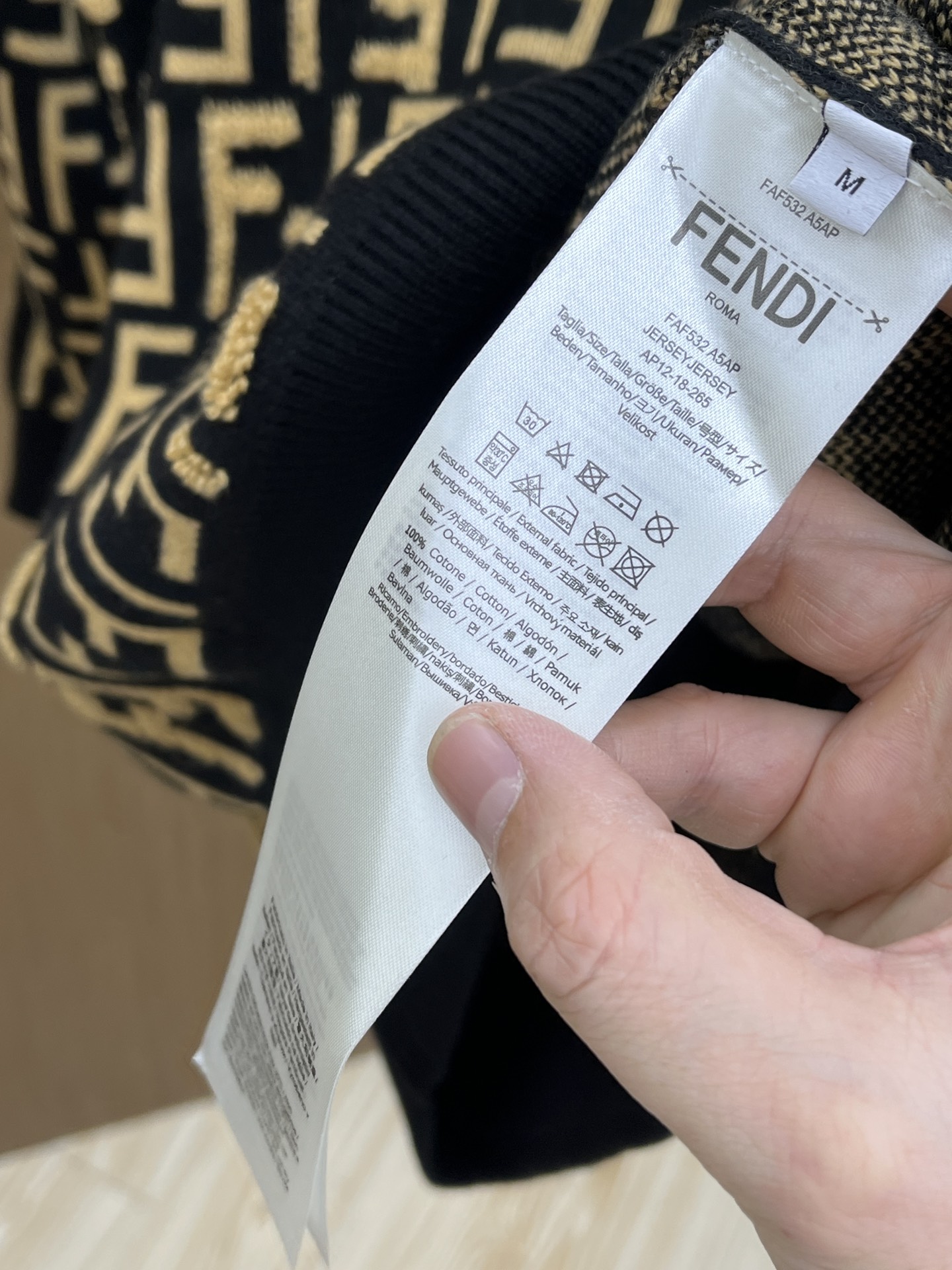 秋冬 FD 🔥🔥毛衣 2025秋冬最新系列，专柜1:1顶级复刻，全品相！加厚款，时下最流行的老钱风，老板