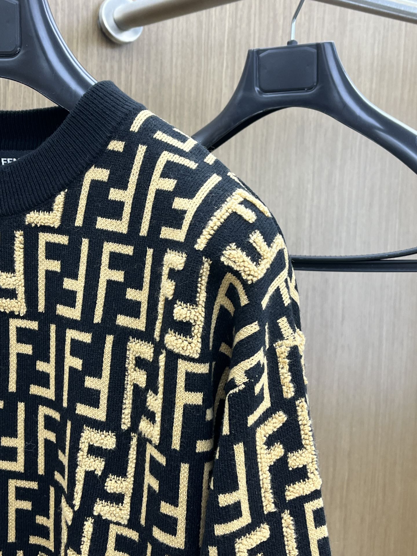 秋冬 FD 🔥🔥毛衣 2025秋冬最新系列，专柜1:1顶级复刻，全品相！加厚款，时下最流行的老钱风，老板