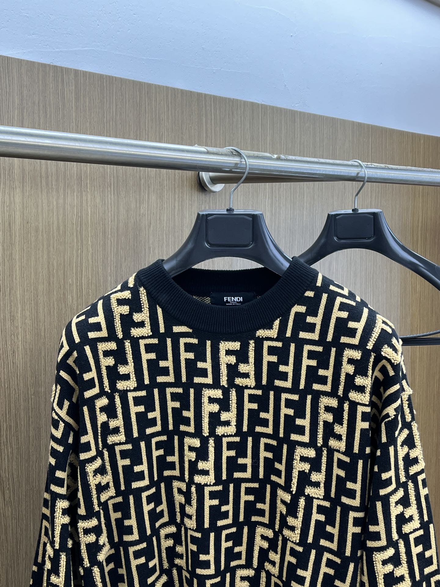 秋冬 FD 🔥🔥毛衣 2025秋冬最新系列，专柜1:1顶级复刻，全品相！加厚款，时下最流行的老钱风，老板