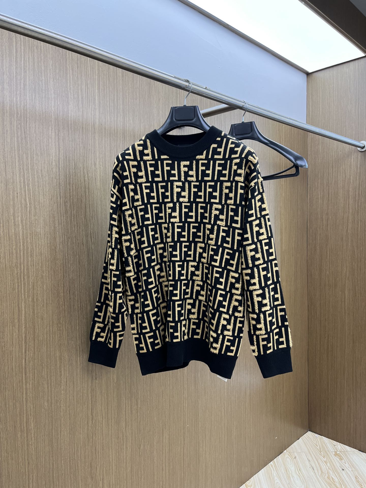 NO:646653,Autumn and winter FD sweaters, the latest autumn and winter series, 1:1 top replica at the counter, all in good condition!  Thick style, the most popular old money style nowadays, a must-have item for the boss!  The knowledgeable boss quickly bought bld fabric wool size M~3Xl,,sweaters,alexander wang19860909秋冬 FD 毛衣 秋冬最新系列,专柜1:1顶级复刻,全品相！加厚款,时下最流行的老钱风,老板必备单品！懂货的老板赶紧下手bld 面料羊毛 尺码M~3Xl,,sweaters,alexander wang,Men's clothing